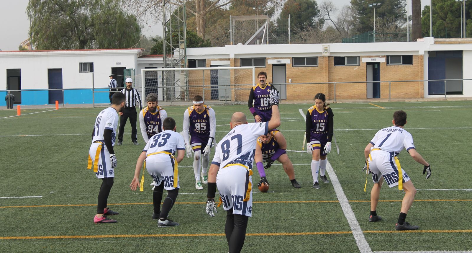 La ofensiva sevillana antes del snap.