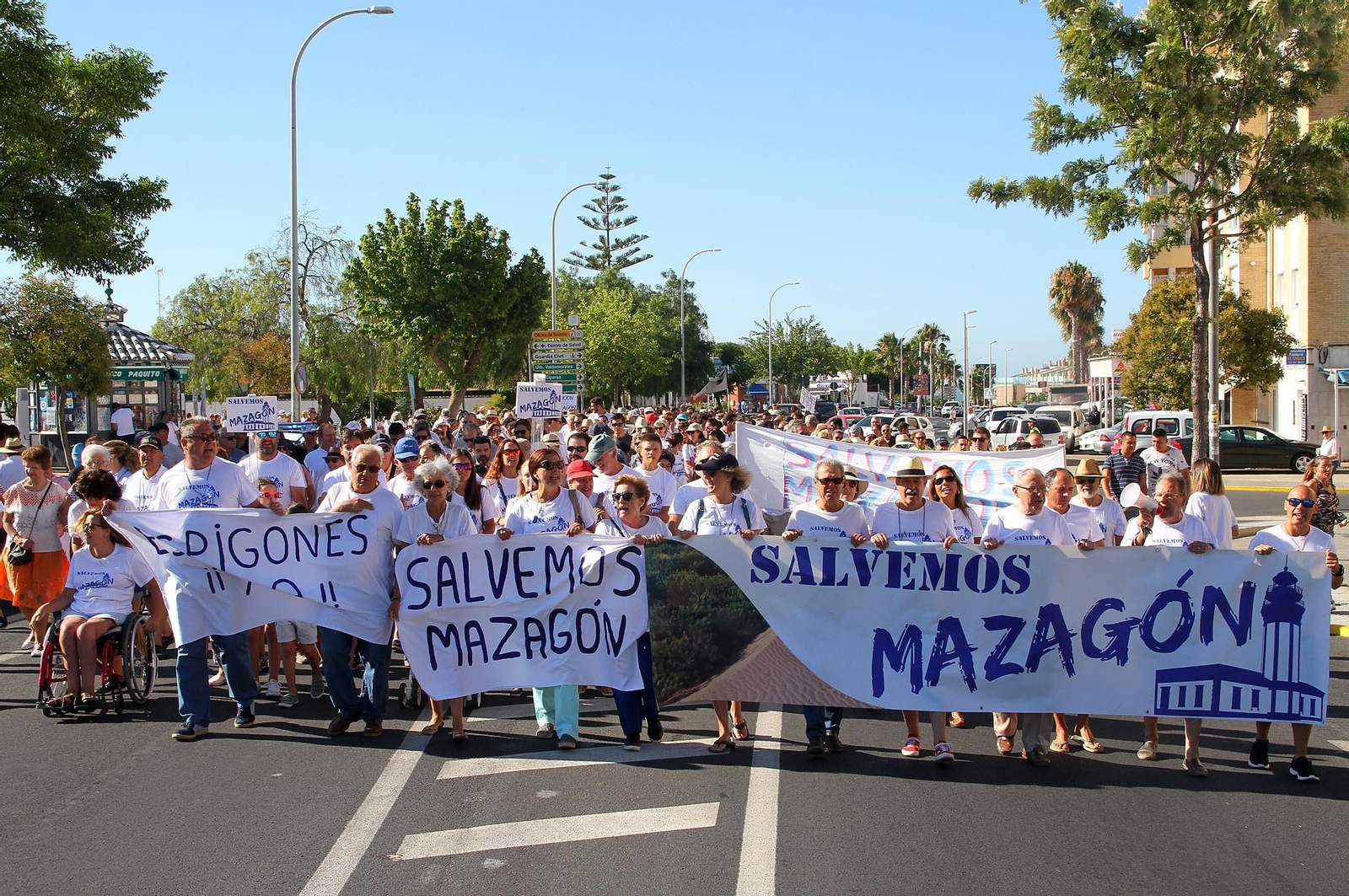 La manifestación "Salvemos Mazagón" en imágenes
