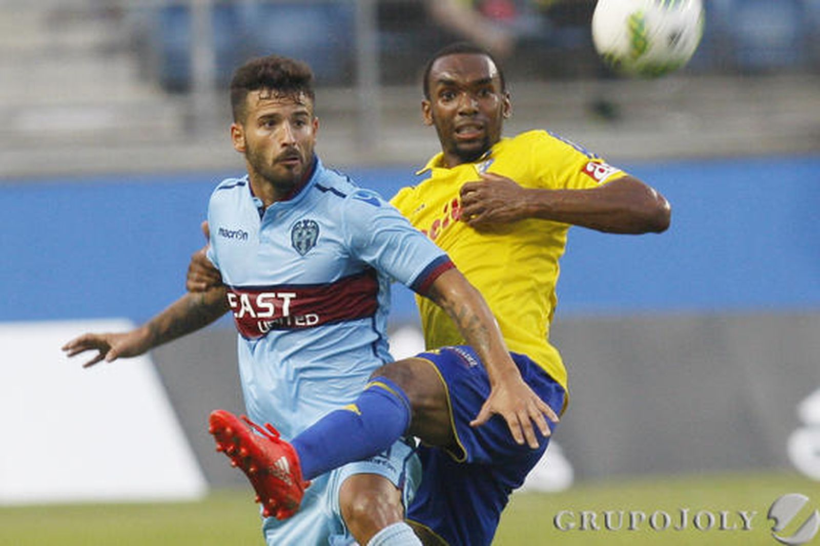 Las imágenes del Cádiz-Levante de Copa del Rey