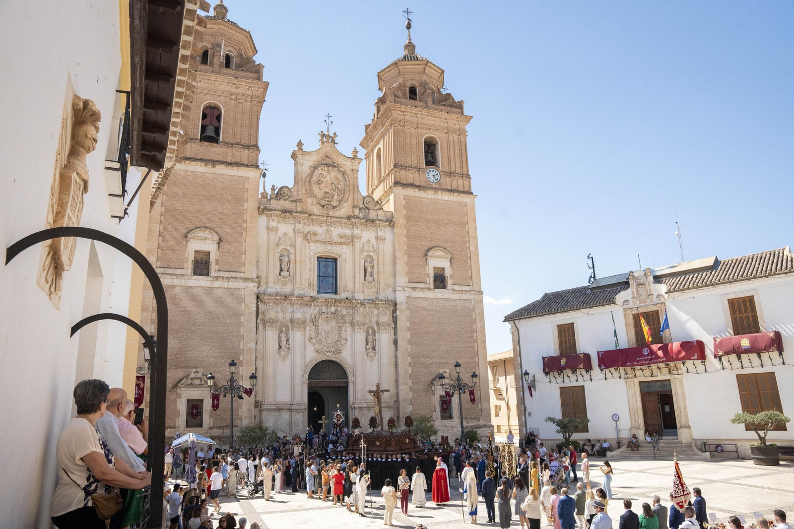 Eucaristía y procesión de Exaltación de la Cruz en la localidad de Vélez-Rubio