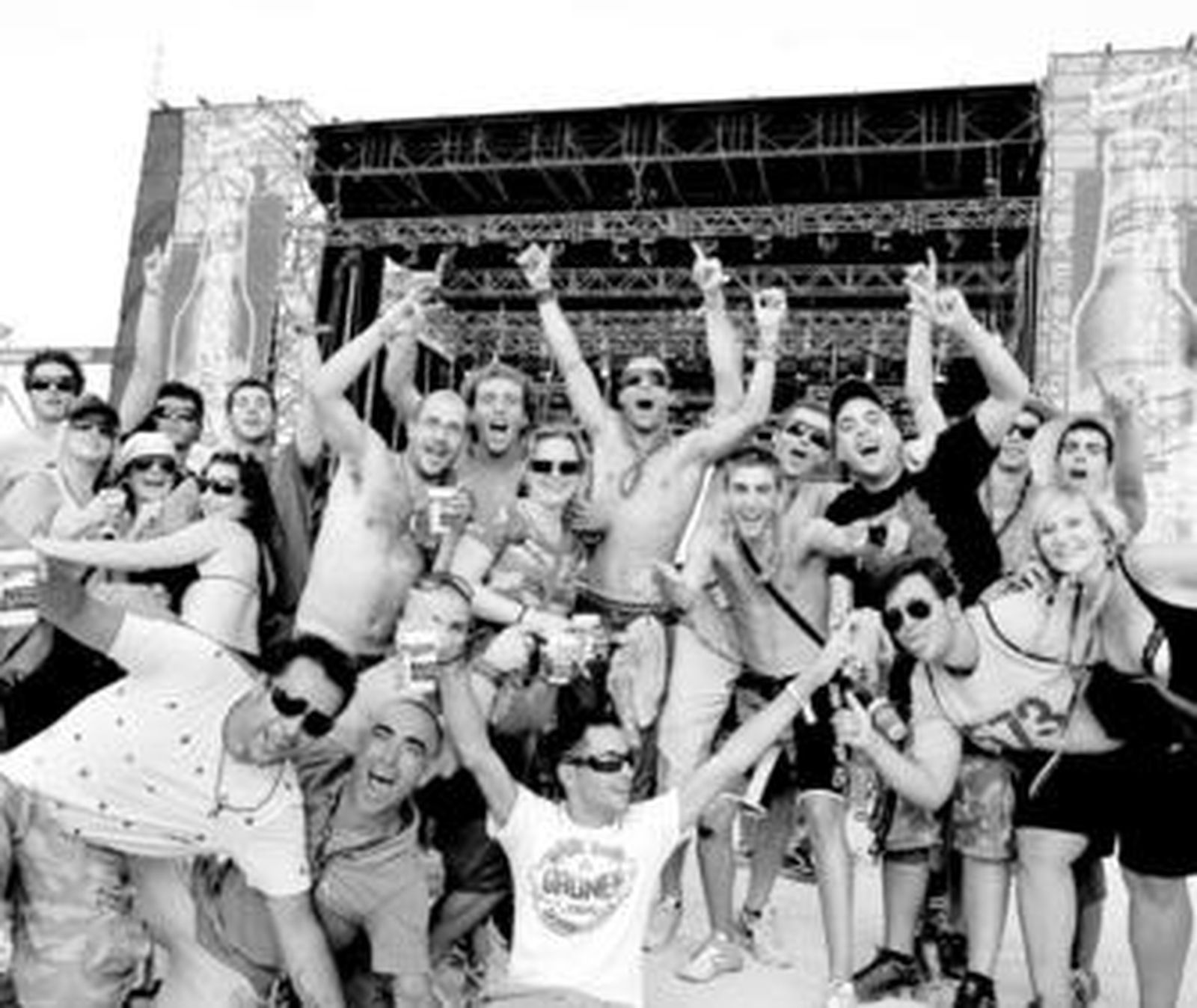 Miles de jóvenes de todo el mundo se dieron cita ayer en Guardias Viejas.