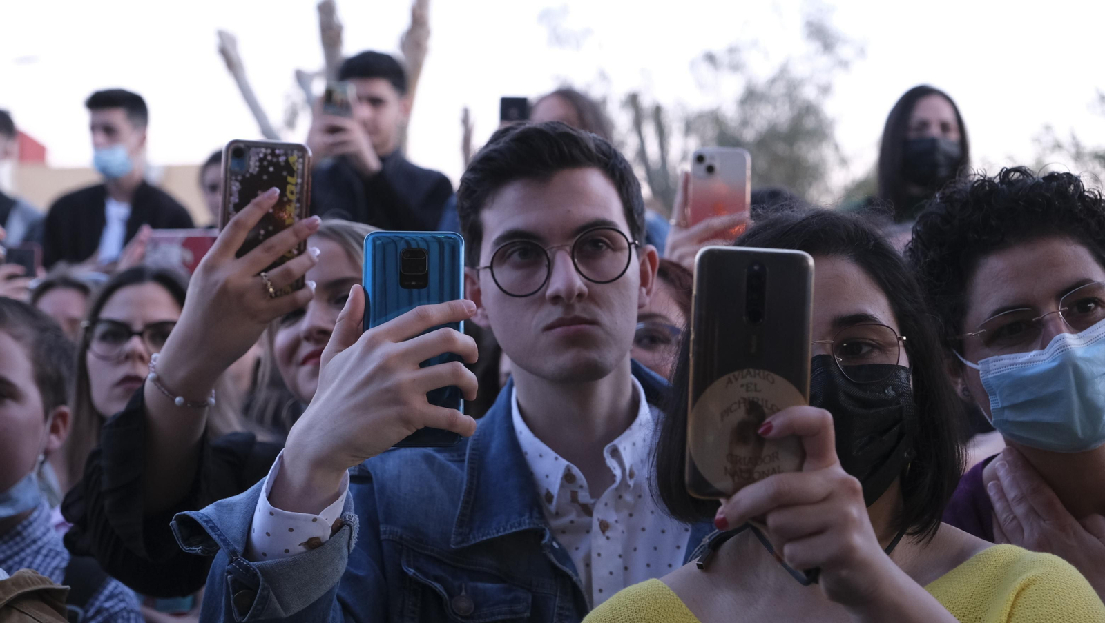 Fotogalería de la procesión de Unidad por el Barrio de Piedras Redondas. Almería