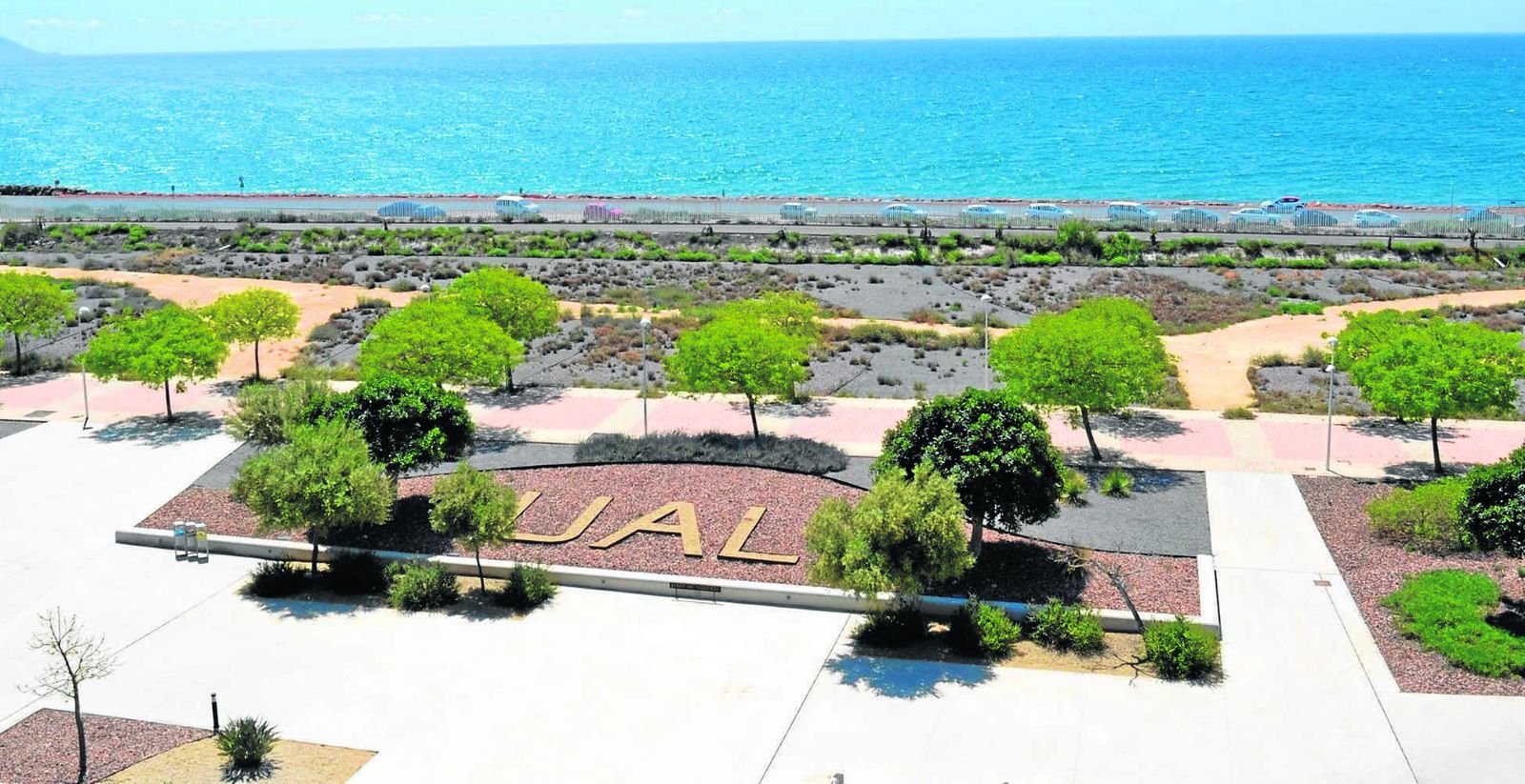 El campus universitario se cerró a cal y canto atendiendo las medidas del Estado de Alarma cuyo objetivo es vencer al coronavirus.