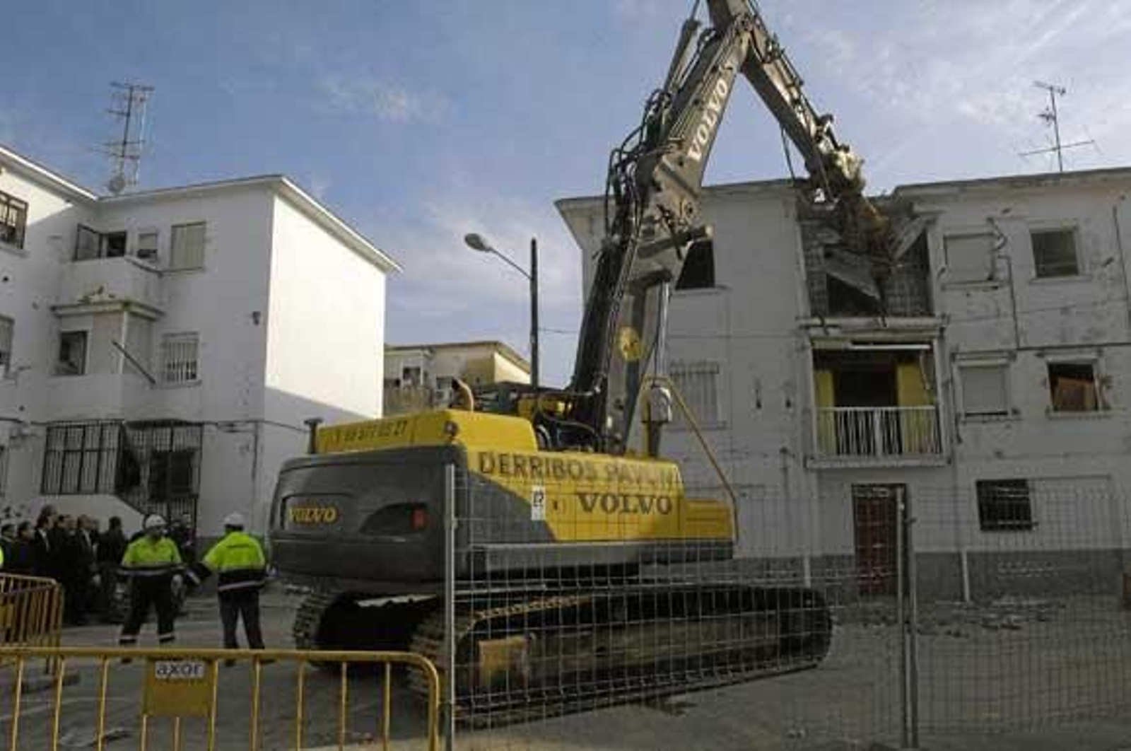 El Ayuntamiento contrata a desempleados para construir Nuevo Amate
