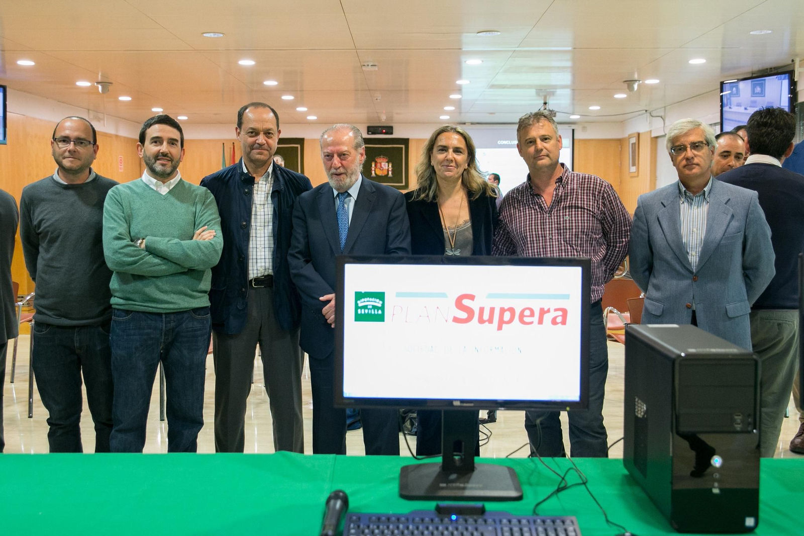 Presentación de la plataforma por parte del presidente de la Diputación, Fernando Rodríguez Villalobos.