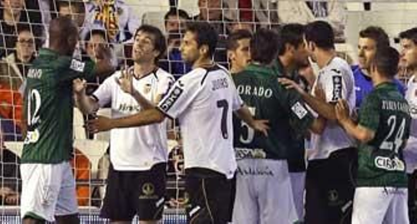 El Valencia calma el ánimo (4-0)