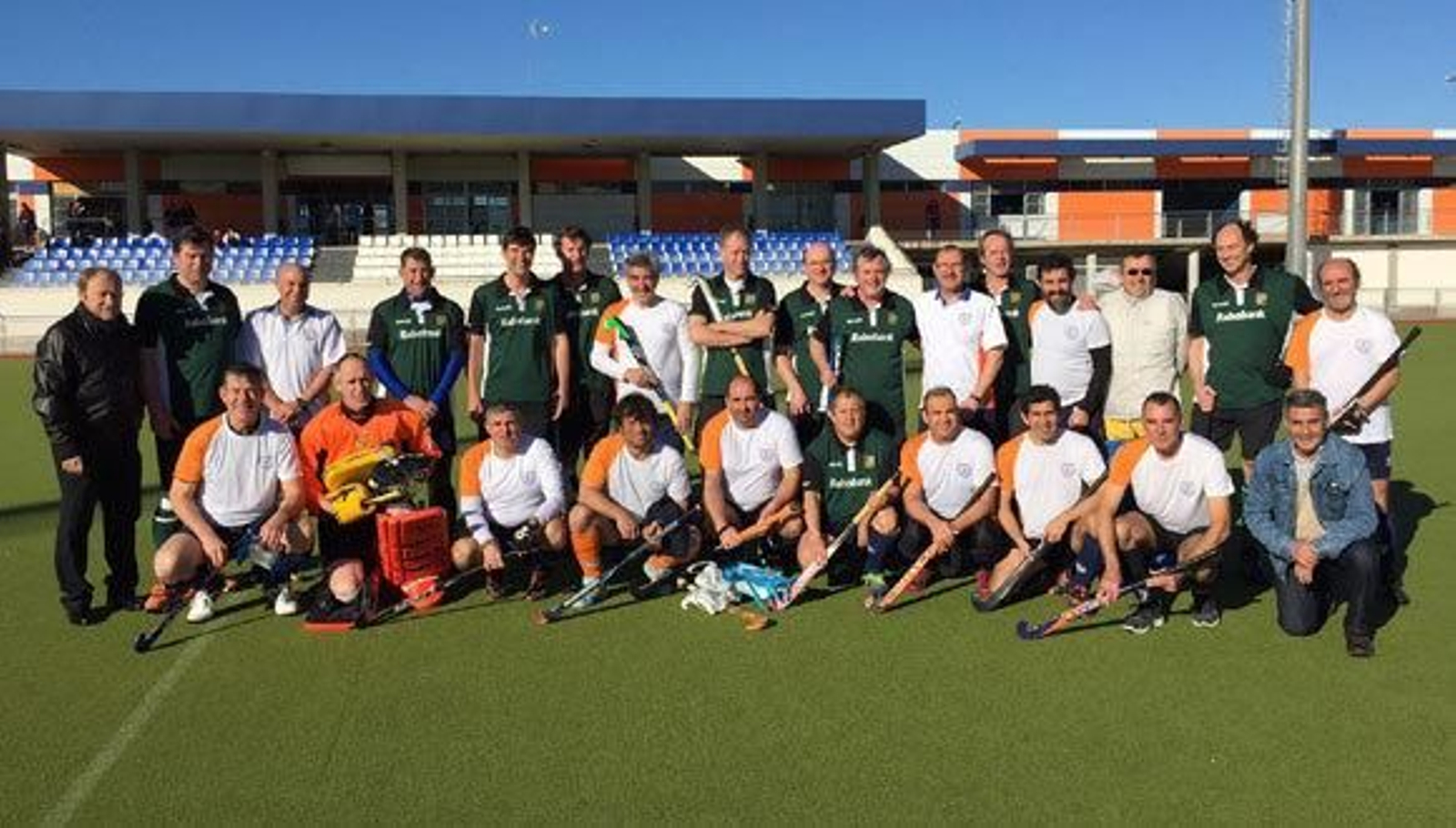 Partido entre los Veteranos del CH San Fernando y el MHC Zutphen de Holanda