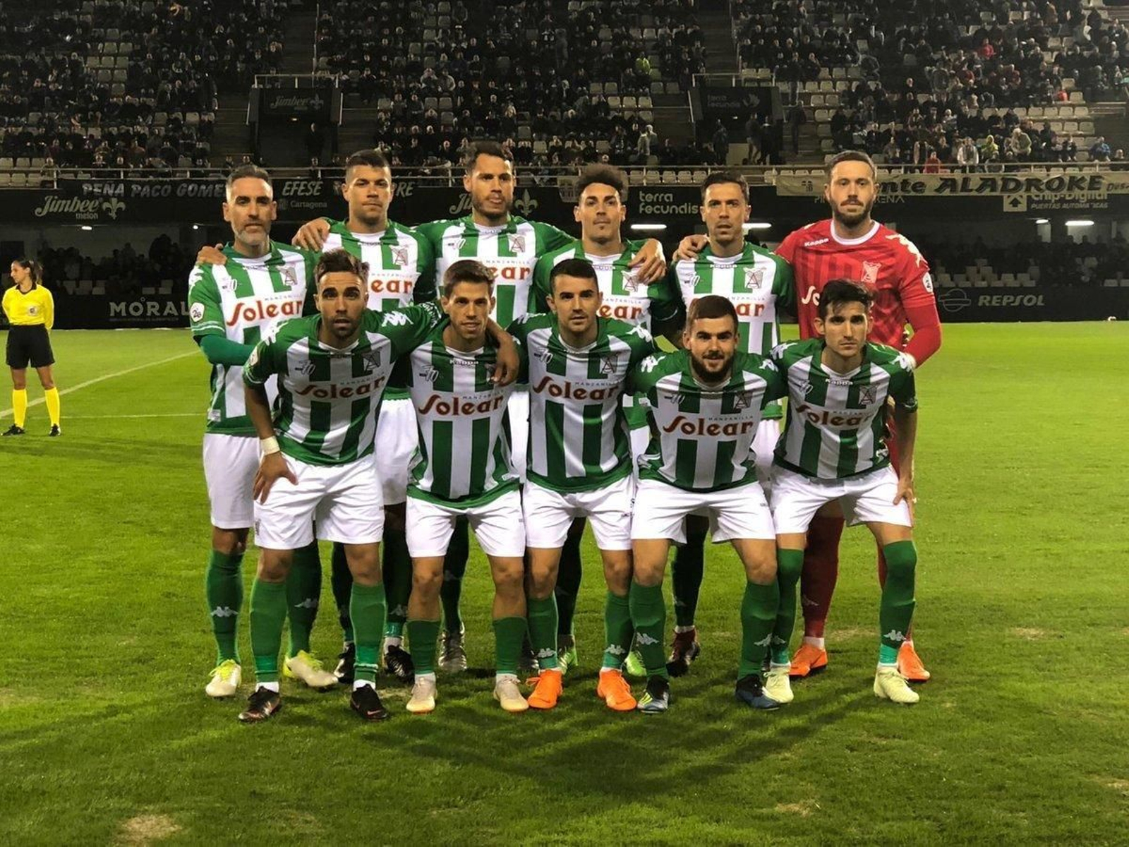 Formación inicial del Atlético Sanluqueño en el Cartagonova. Formación inicial del Atlético Sanluqueño en el Cartagonova.