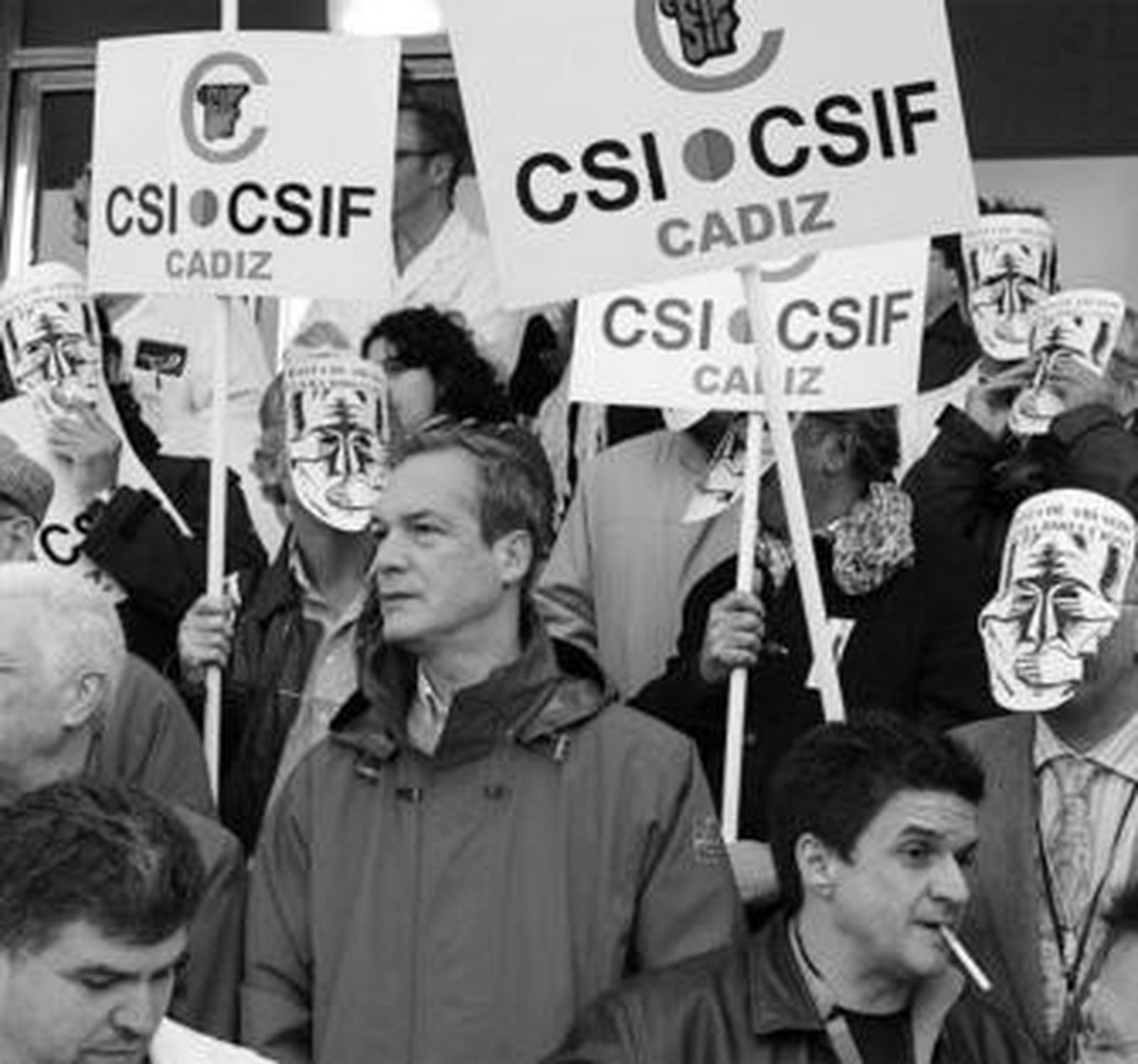 Imagen de la protesta llevada a cabo por los sindicatos el 19 de diciembre a las puertas del hospital.