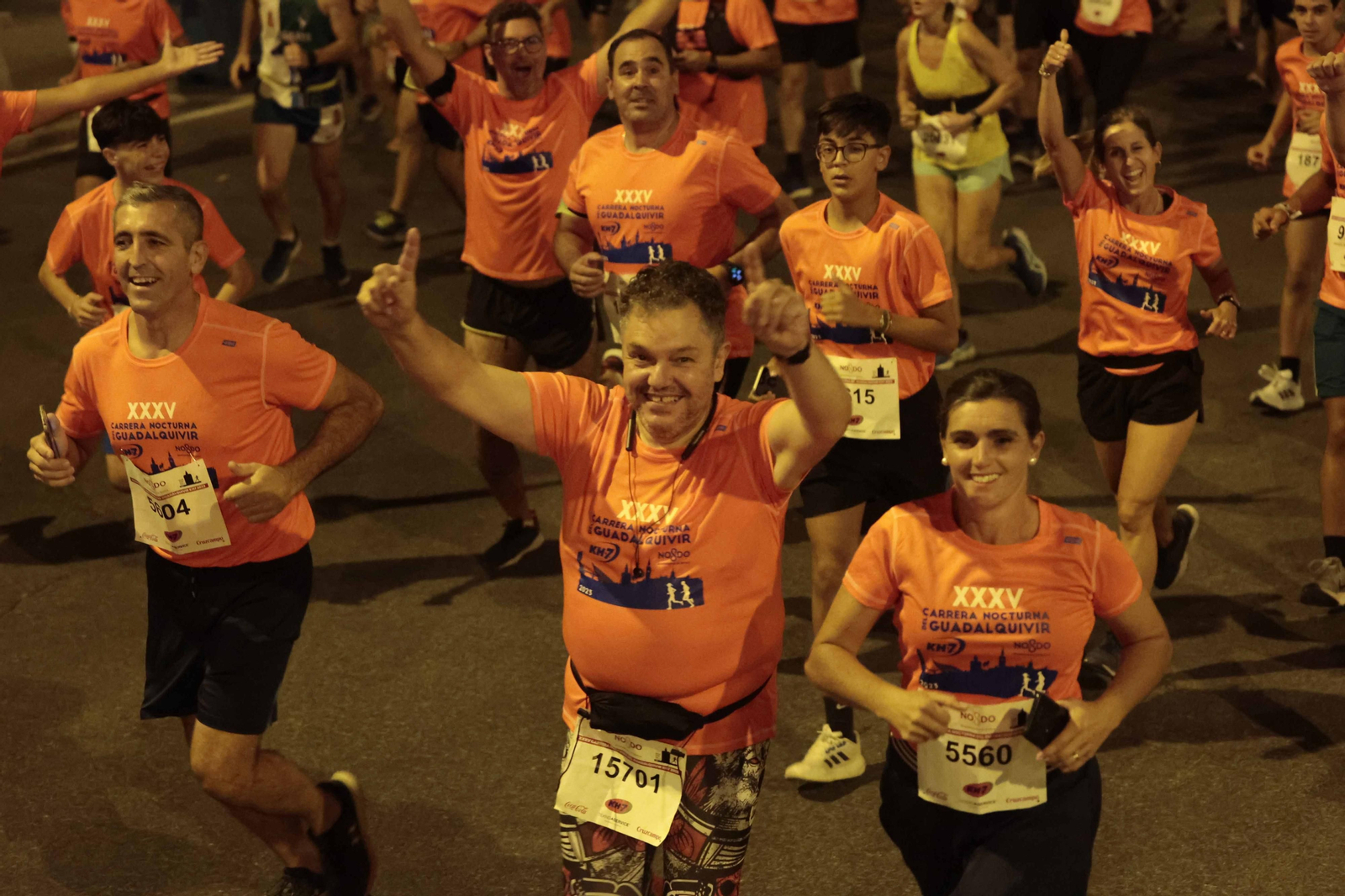 Búscate en las fotos de la Carrera Nocturna (II)