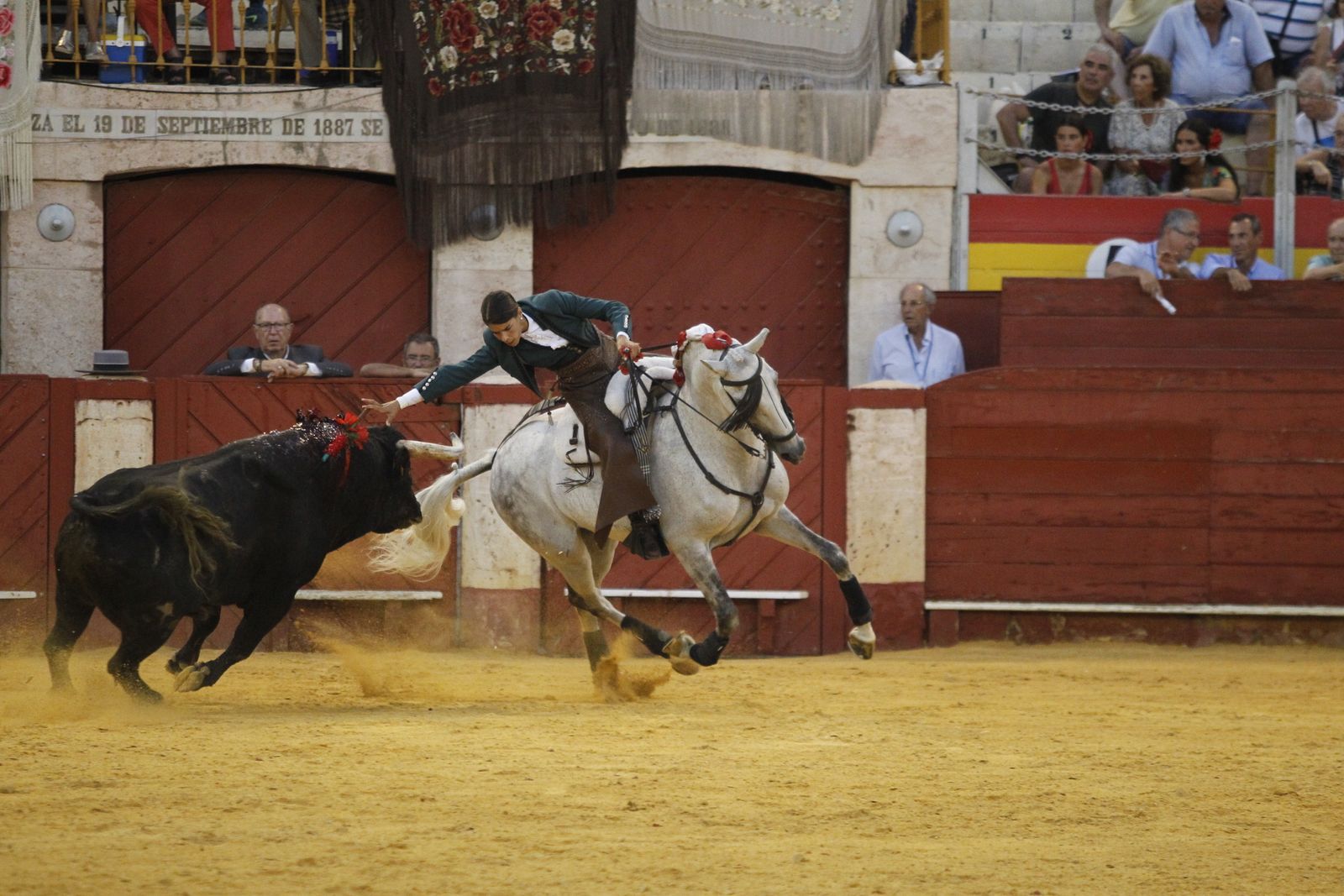 Fotogalería corrida de rejones. Feria de Almería 2019