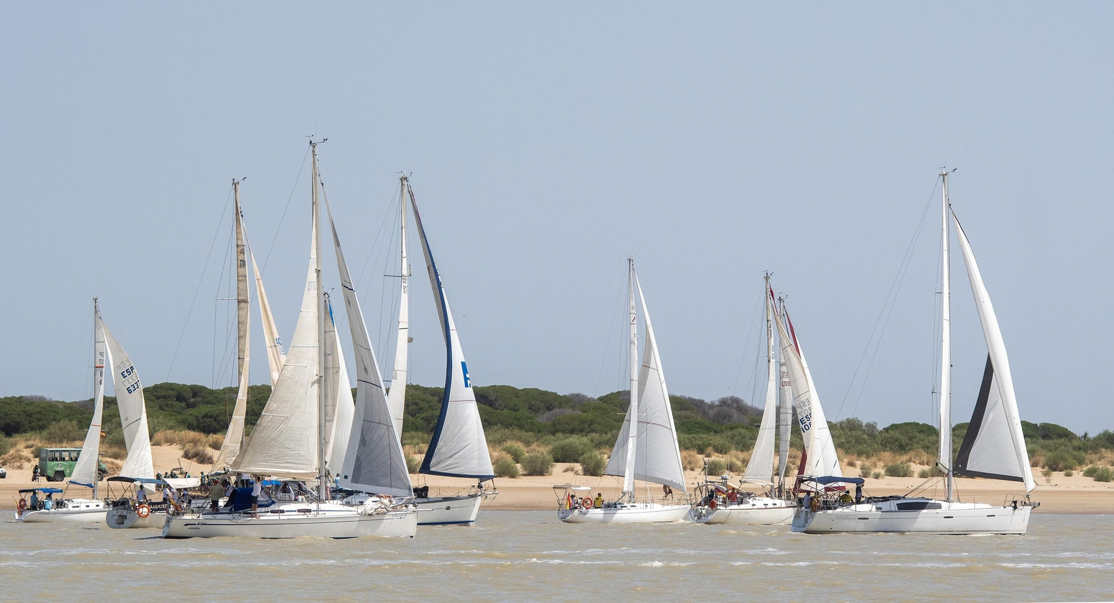 Las espectaculares fotos del Ascenso a Vela del Guadalquivir