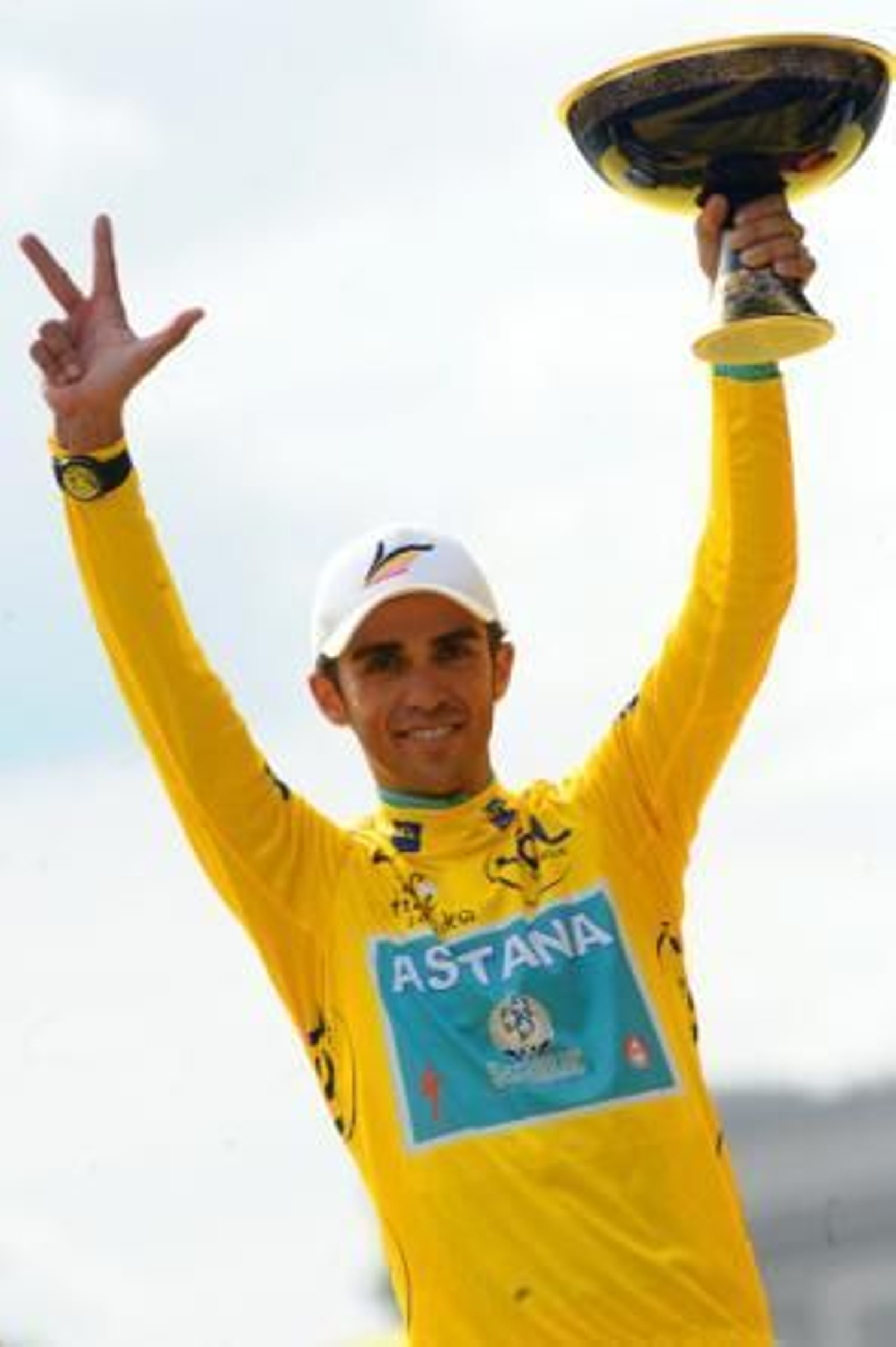 Contador atribuye su positivo a una "contaminación alimenticia"