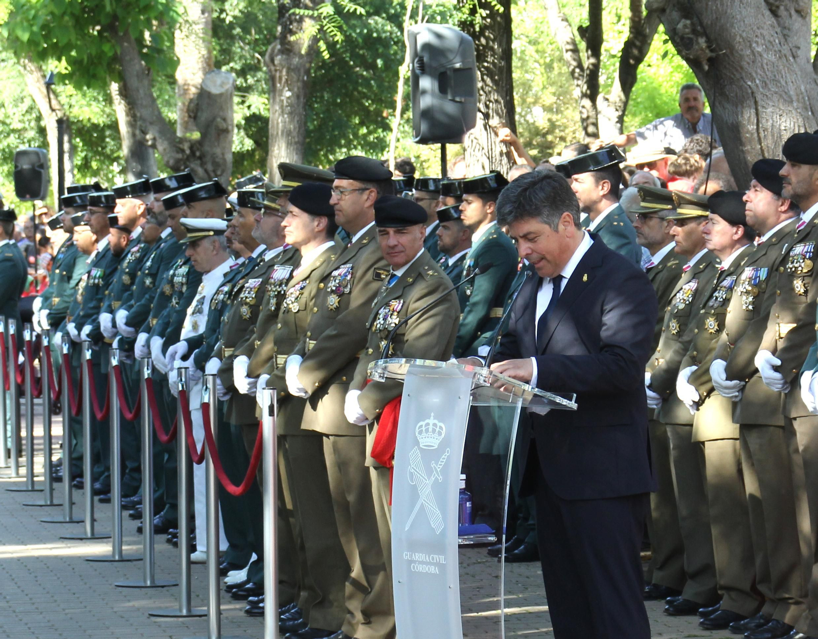 El gran desfile de la Guardia Civil en Montilla, en imágenes