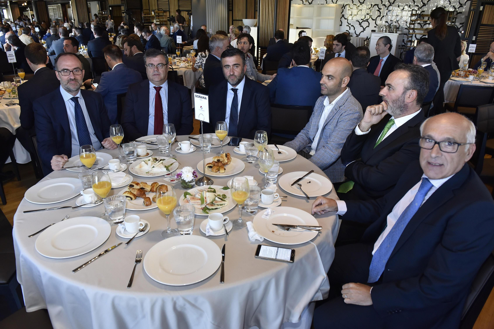 El Desayuno Informativo del Grupo Joly con Juan Espadas, en imágenes