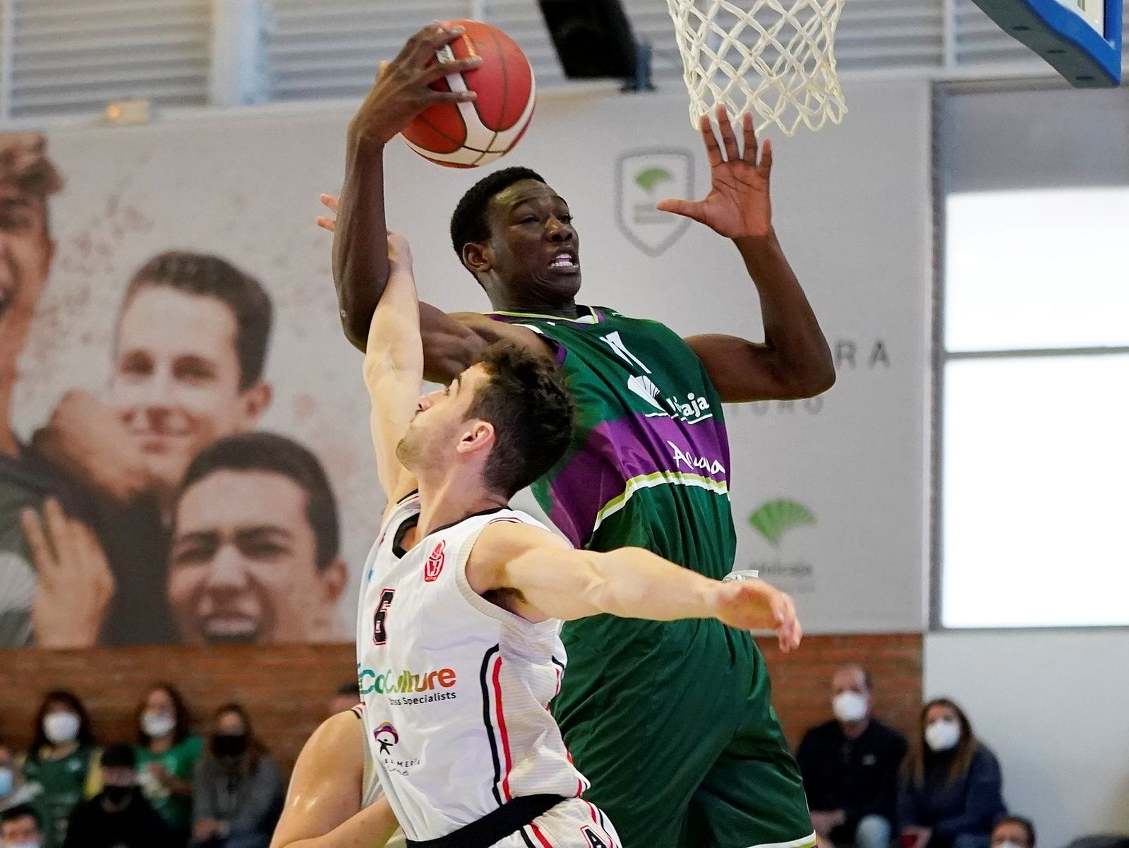 Los almerienses no pudieron con los malagueños