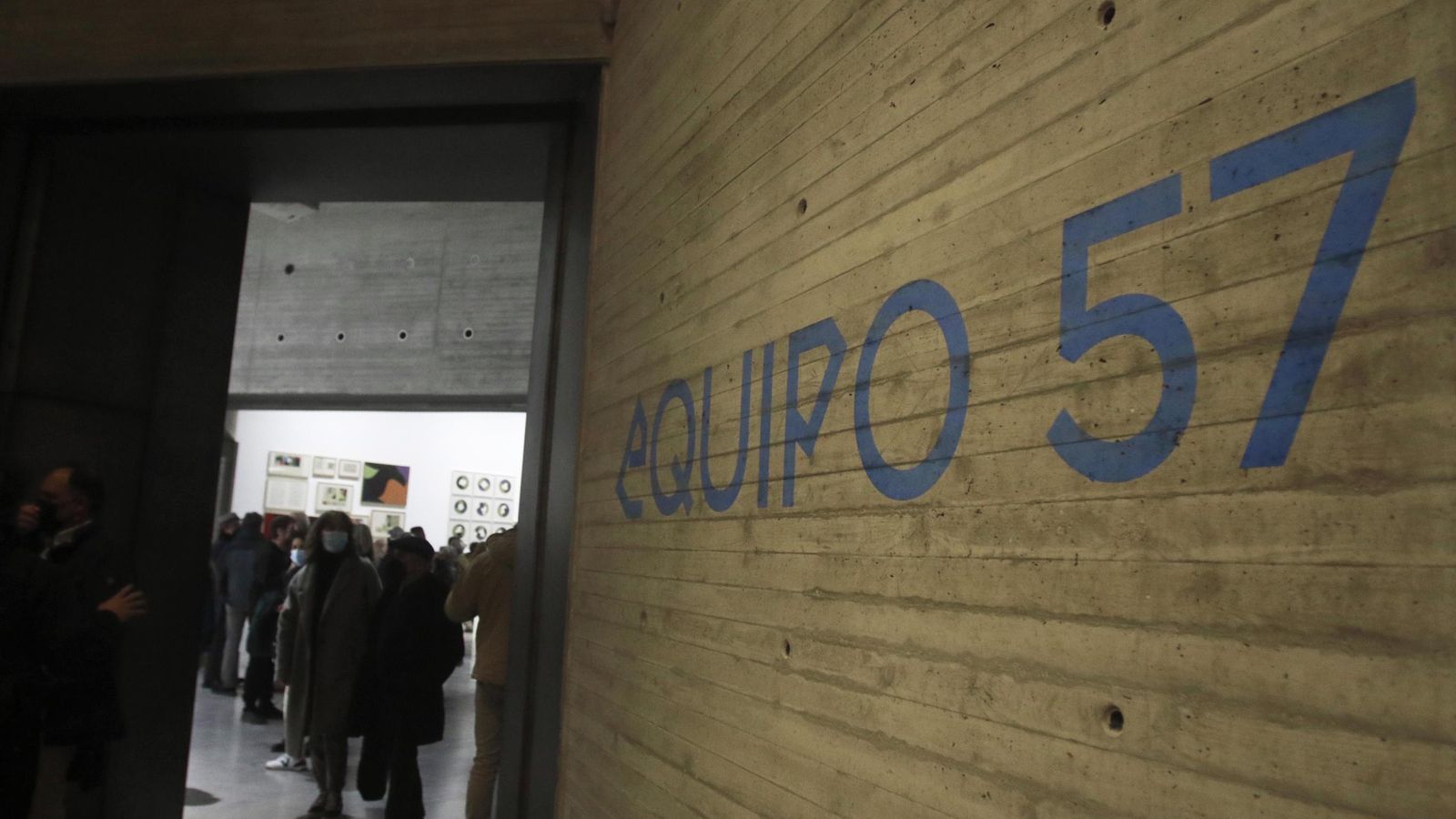 Imagen de Equipo 57 que da la bienvenida a la muestra.