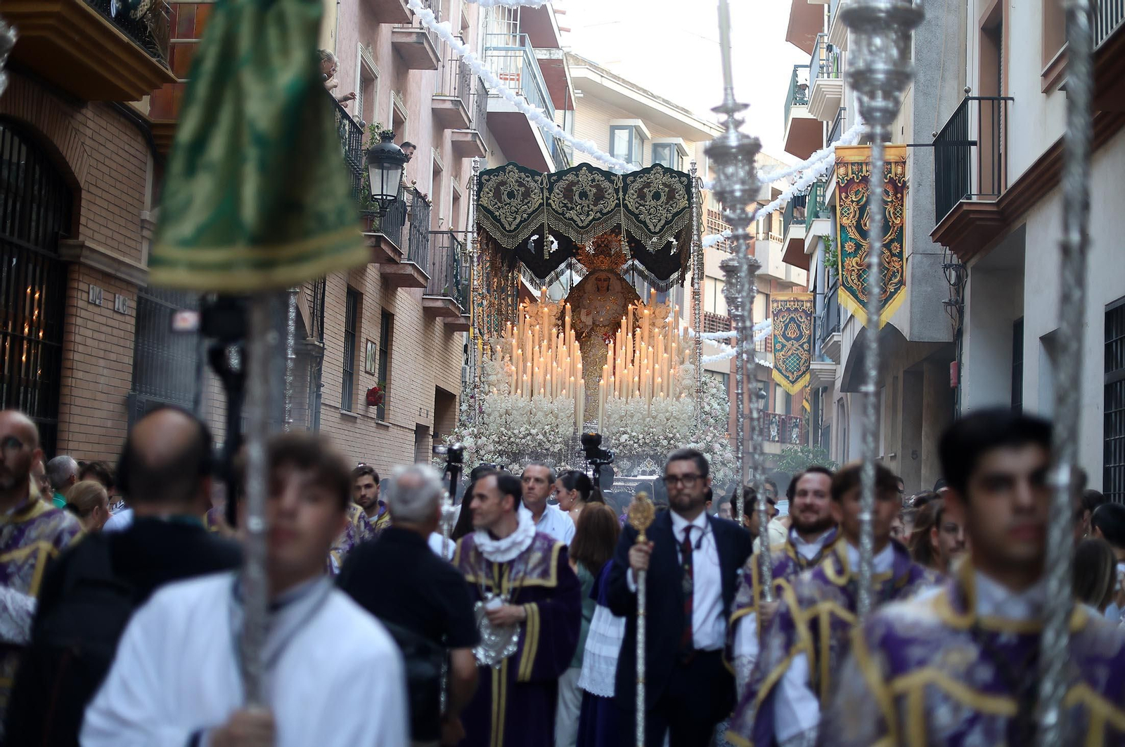 Imágenes de la procesión extraordinaria de la Virgen de la Esperanza por las calles de Huelva