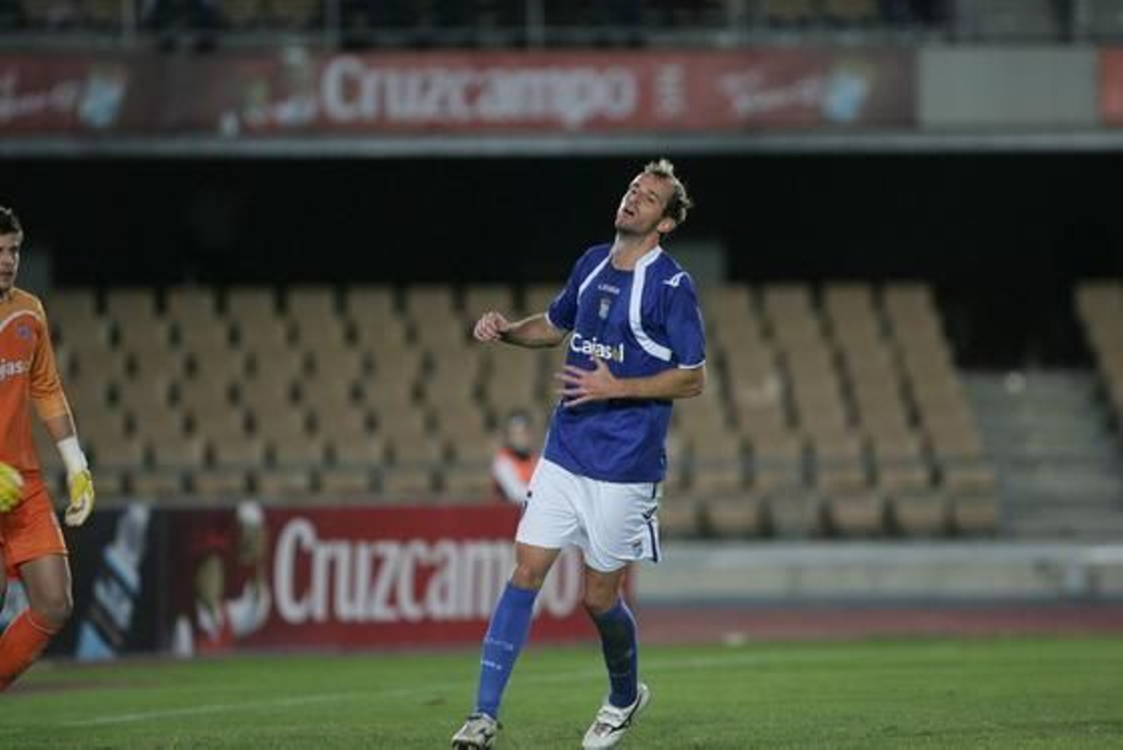 Gerard se lamenta tras una ocasión desperdiciada. 

Foto: Pascual