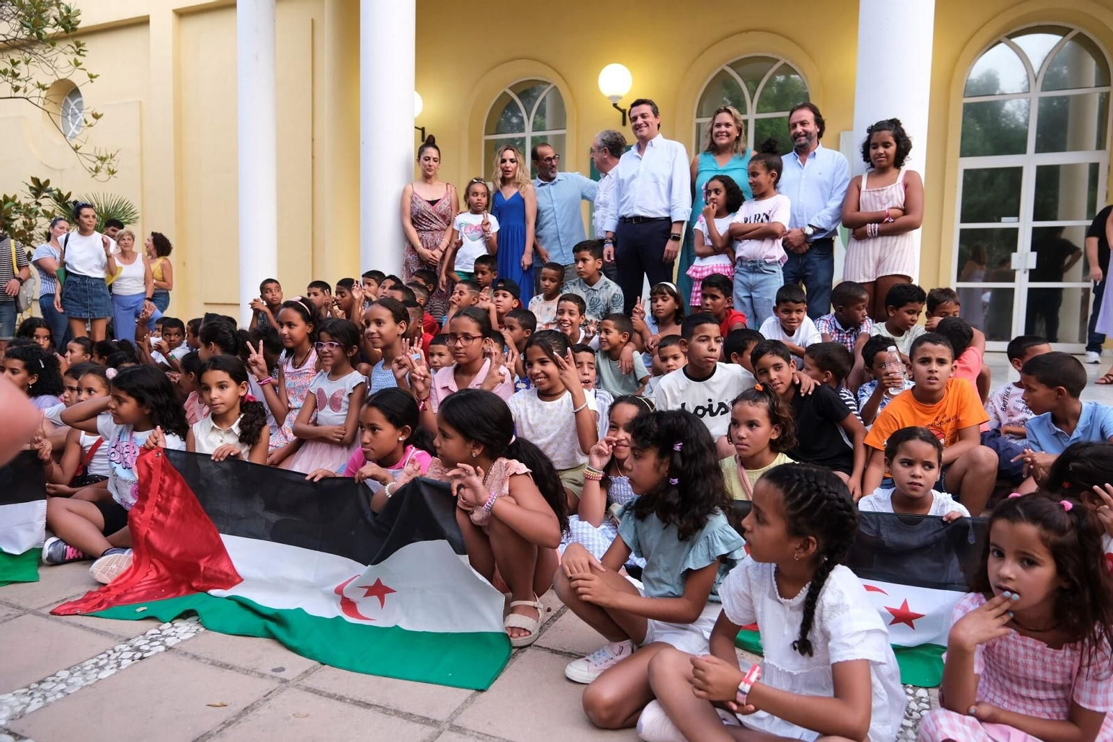 Las fotos de la recepción a los niños saharauis que llegan a Córdoba este verano Las fotos de la recepción a los niños saharauis que llegan a Córdoba este verano
