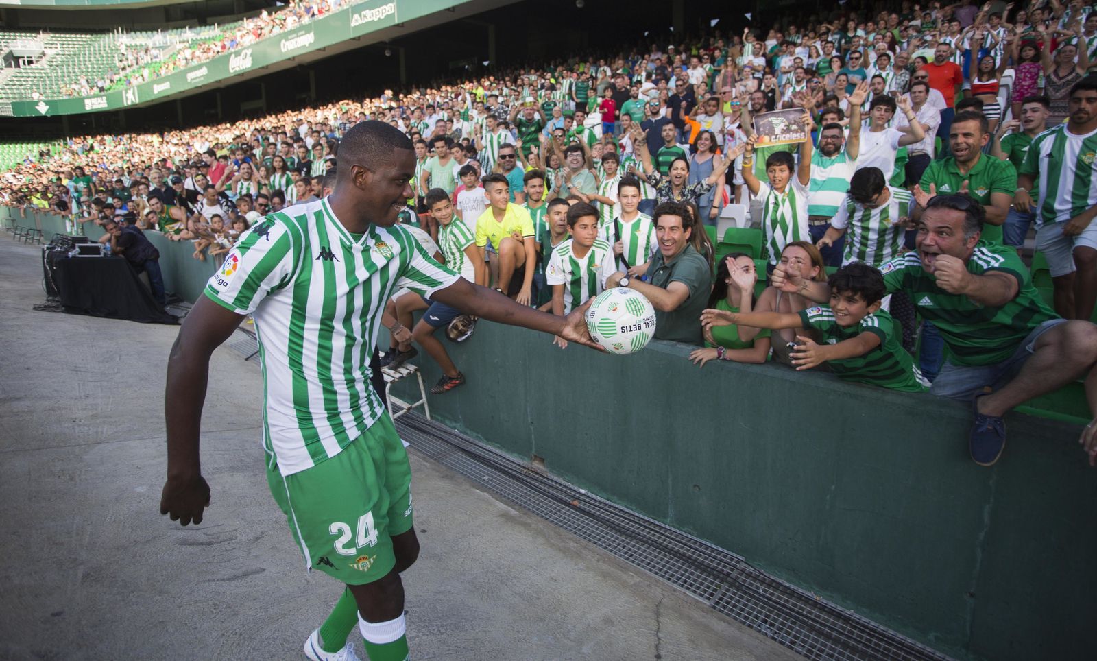 La presentación en el Betis de William Carvalho