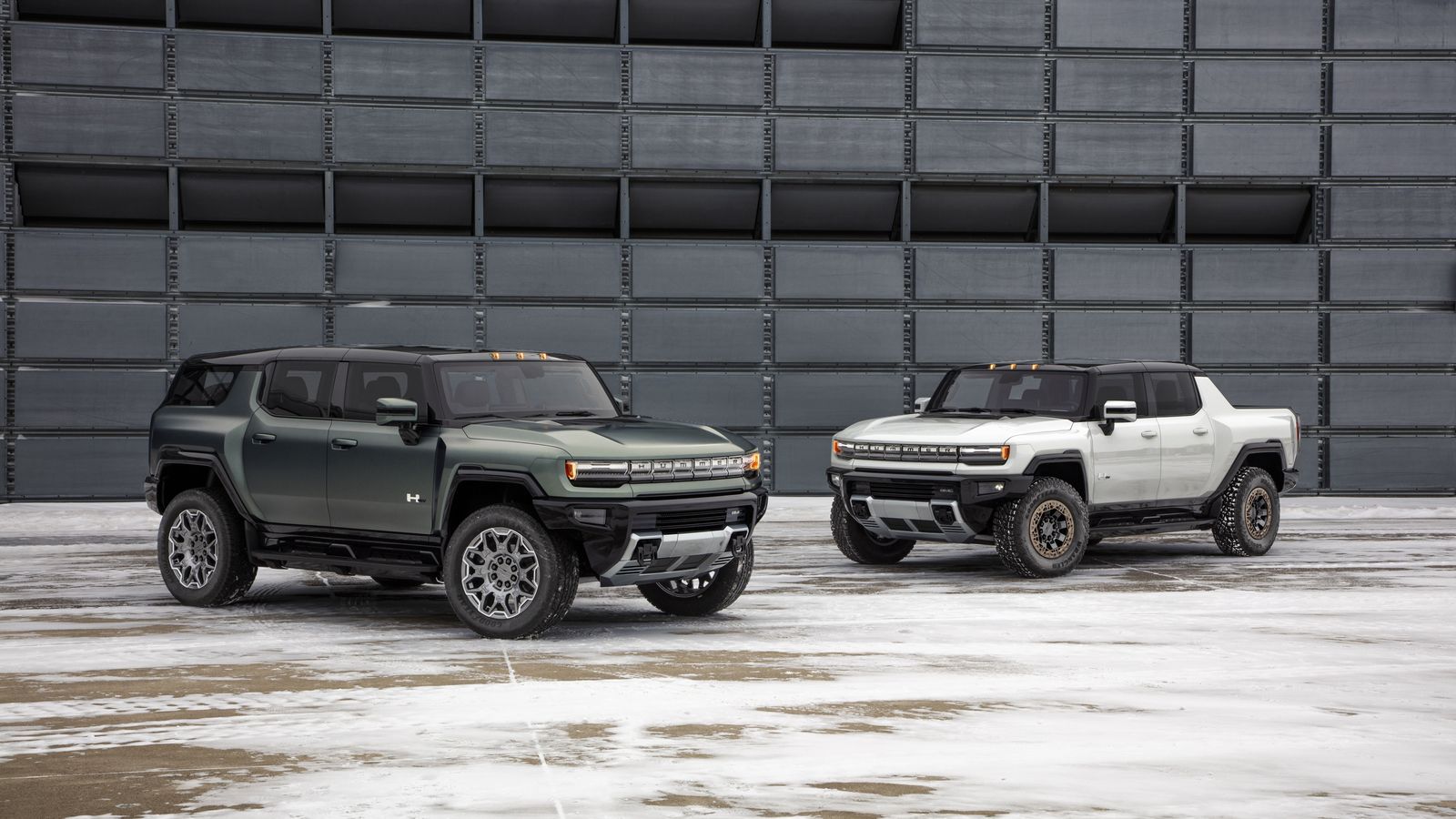 GMC ya tiene en la línea de producción las dos versiones del Hummer EV, la SUV y la pick-up, ambas con similares especificaciones técnicas en sus sistemas de propulsión.