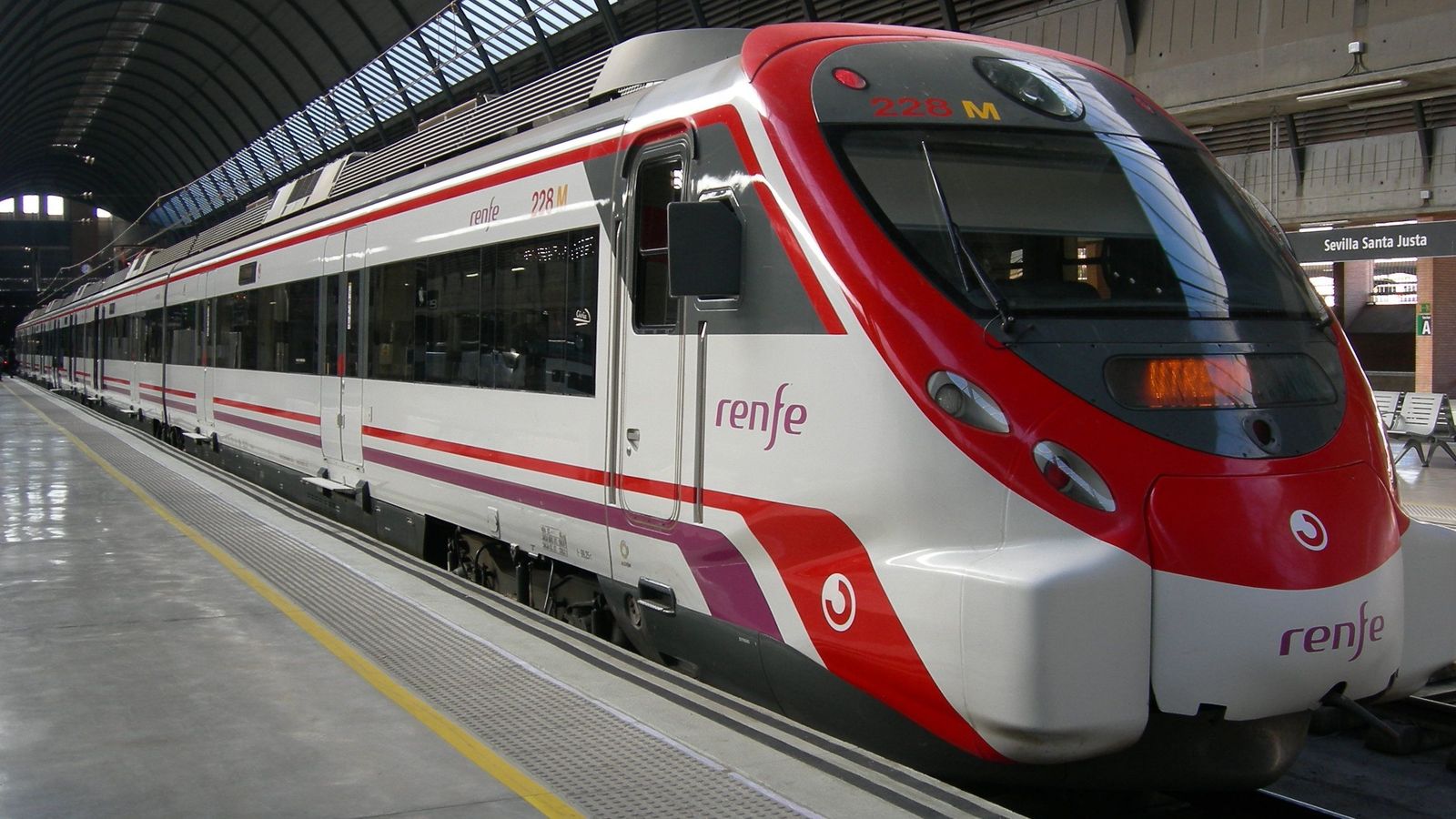 Un tren de Cercanías de Renfe.