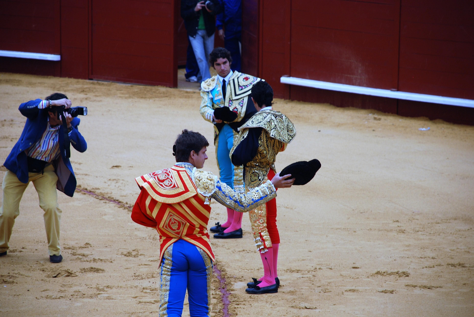 Paseíllo de la jornada inaugural en 2088: Cayetano, EL Juli y José Doblado