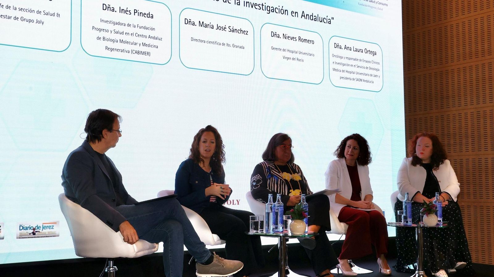 Las investigadoras Inés Pineda, María José Sánchez, Nieves Romero y Ana Laura Ortega en la mesa moderada por Ramiro Navarro.