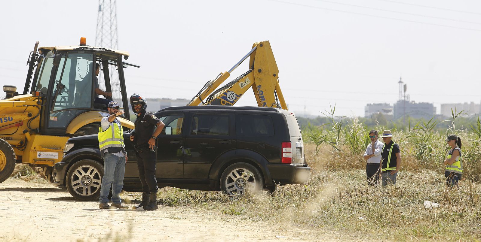 La búsqueda de Marta del Castillo bajo el puente del Alamillo, en imágenes