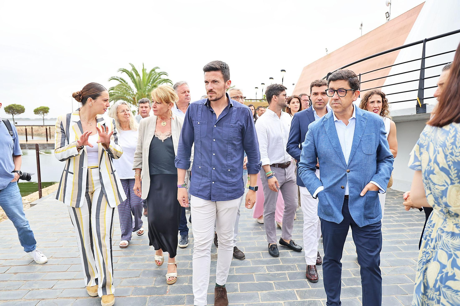 Imágenes de la firma con alcaldes de 34 municipios los convenios del programa 'Tu Diputación Invierte'