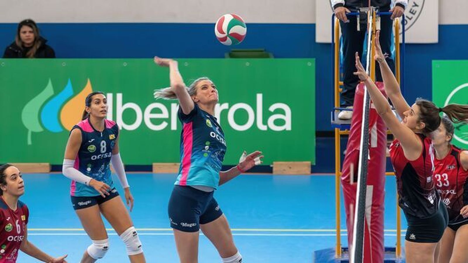 Un remate del CV Haro.