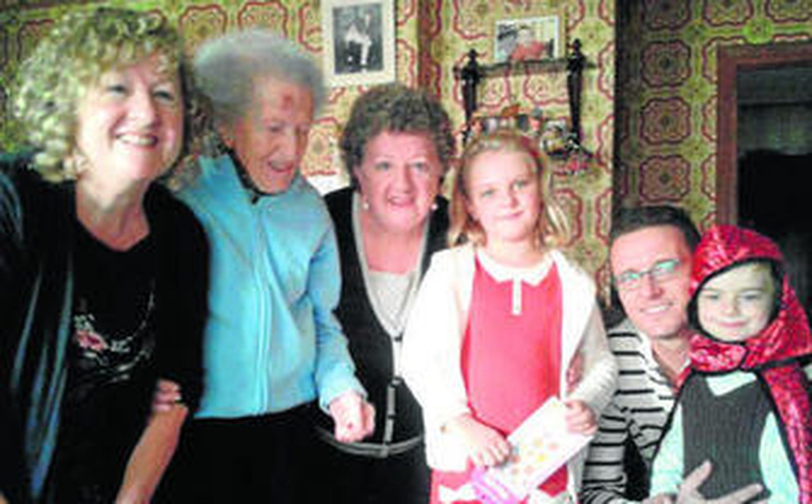 Emilia Moreno rodeada de los suyos.