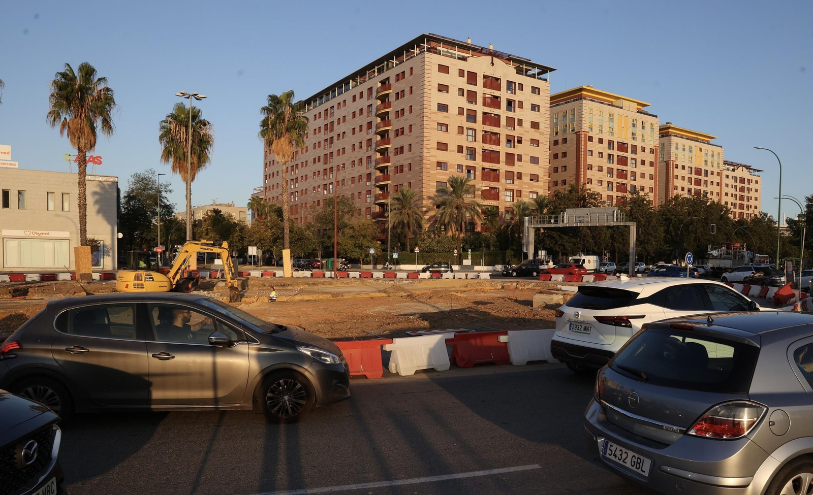 Así están las obras para eliminar la rotonda de la avenida de Jerez