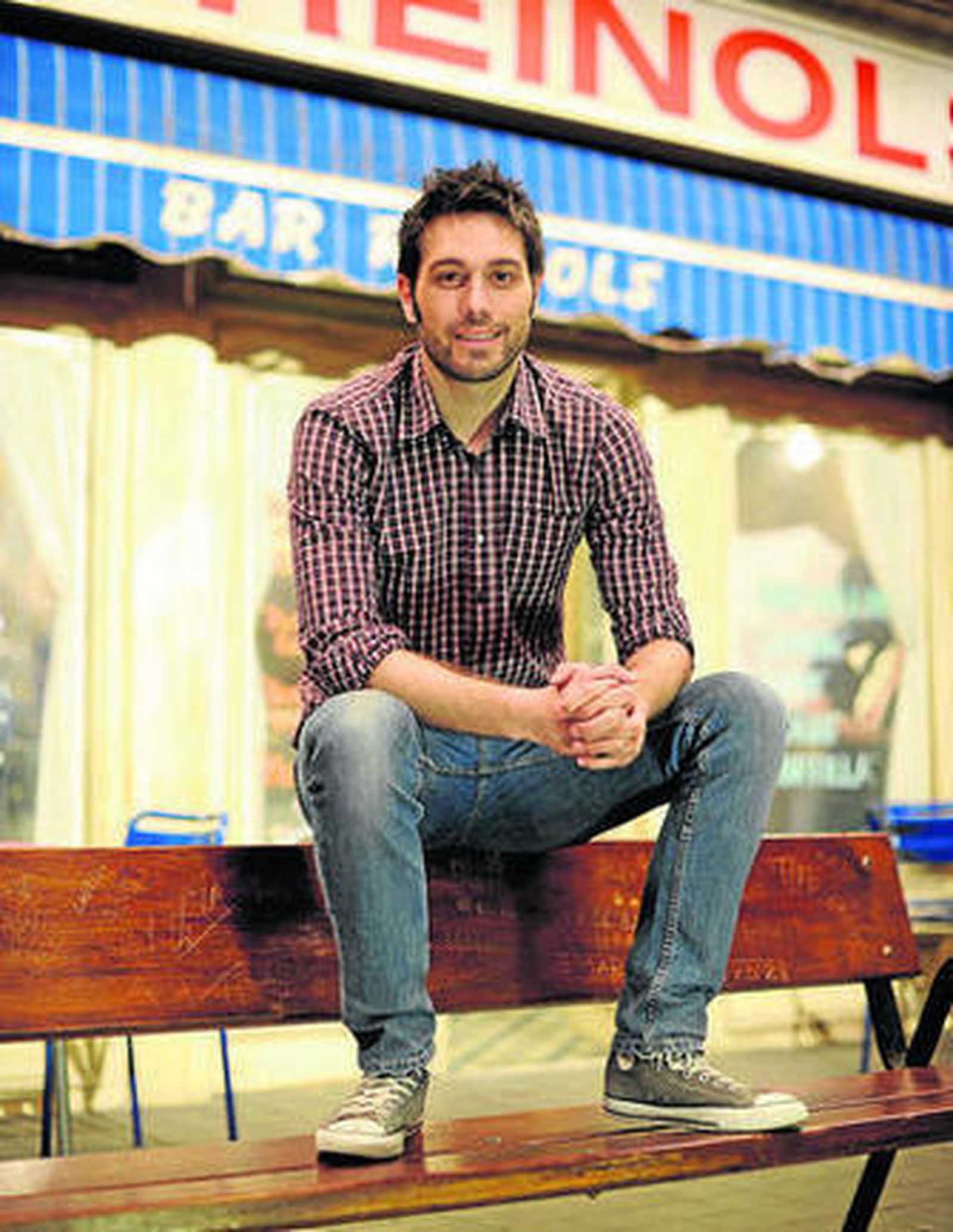 El leonés Dani Martínez como Simón, hermano de Paz, en 'Aída'.