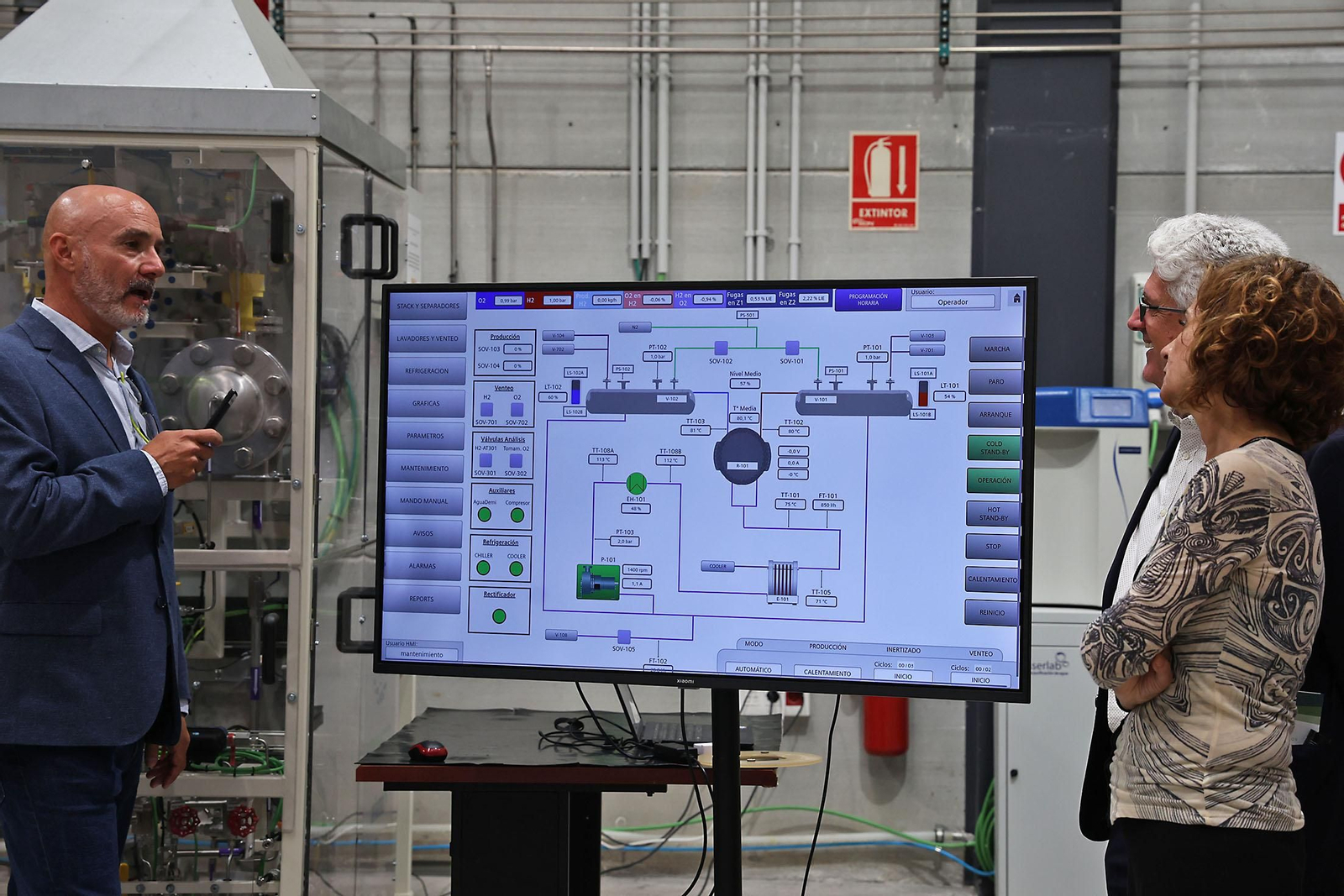 Imágenes de la visita de María Jesús Montero a la empresa Ariema Enerxía