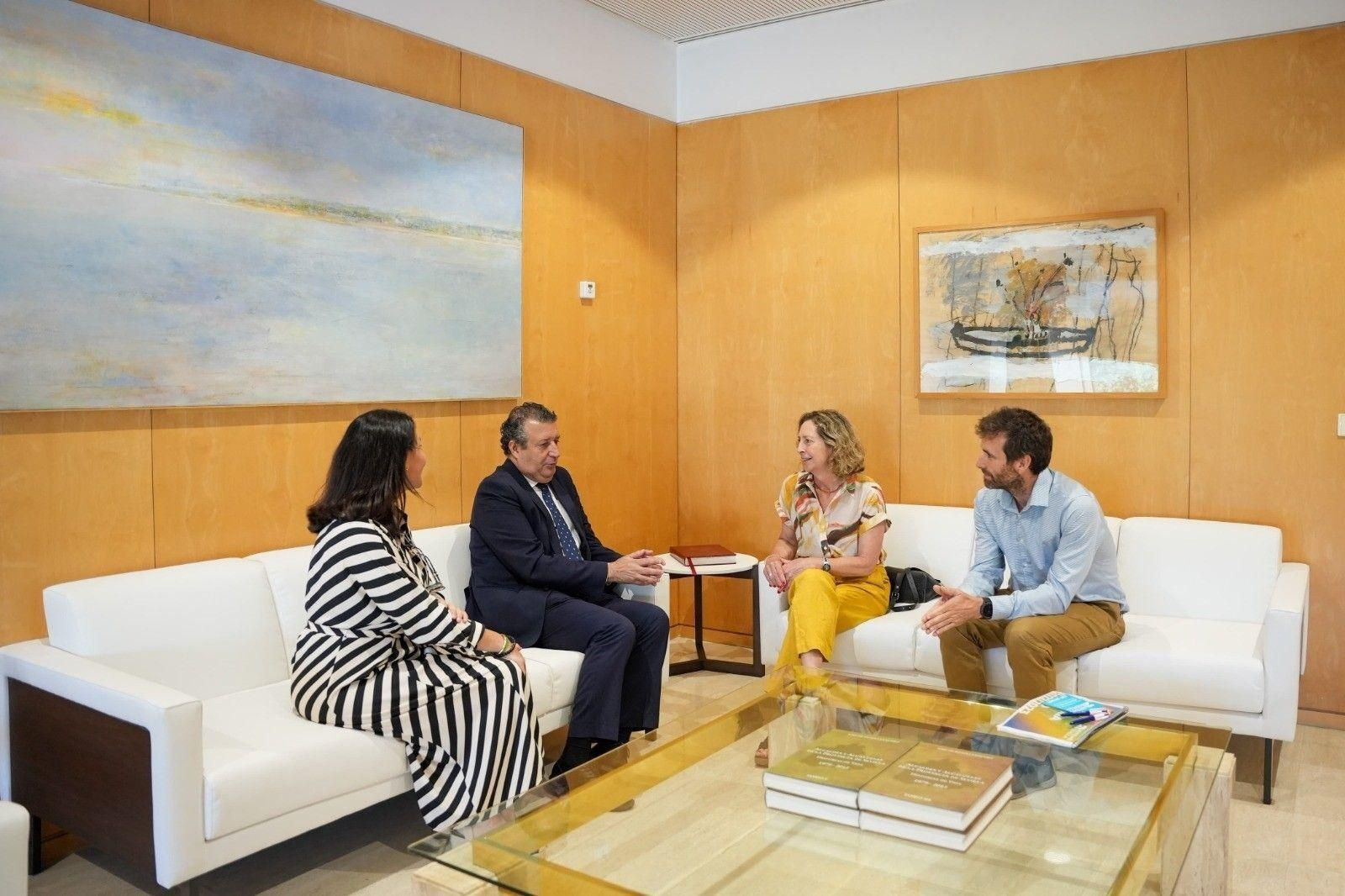 El presidente de la Diputación y Autismo Sevilla revisan las actuaciones de ambas entidades