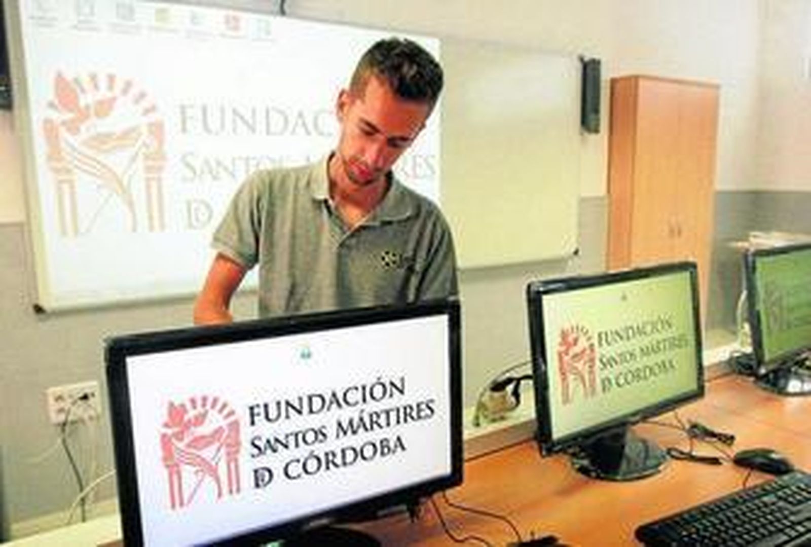 Una de las aulas de informática del nuevo colegio de la Trinidad.