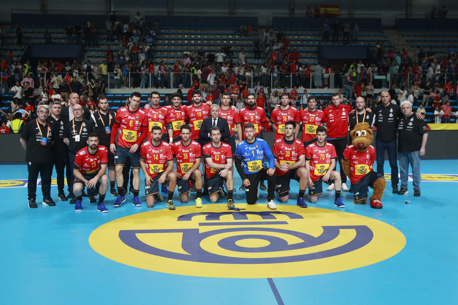 Imágenes del España-Dinamarca de la EHF Euro Cup de balonmano, en Almería
