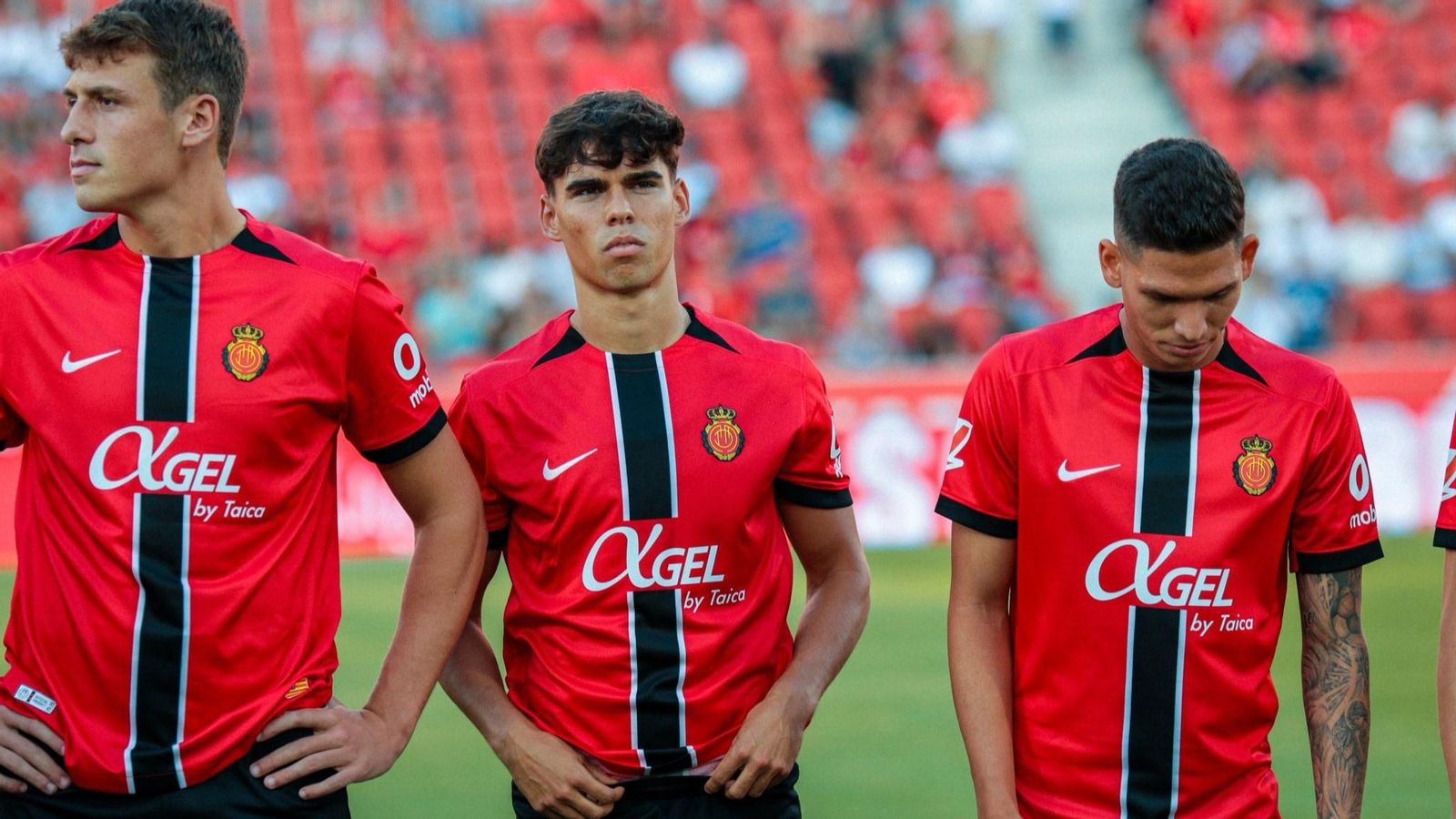 Jan Salas, en el centro de la imagen, en un partido con el Córdoba CF.