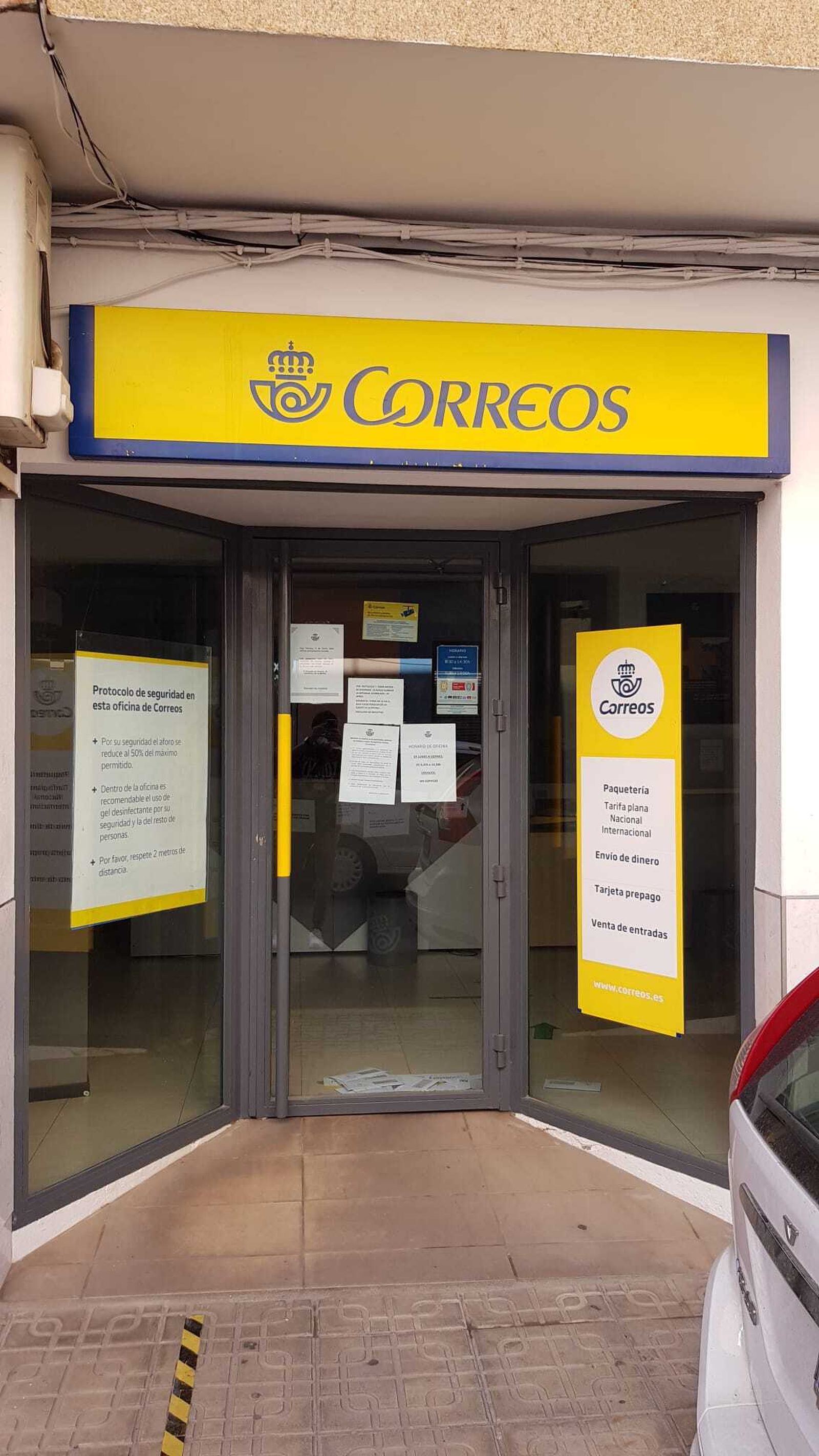 Correos reabre su oficina en Viator tras activar protocolo sanitario y desinfectar