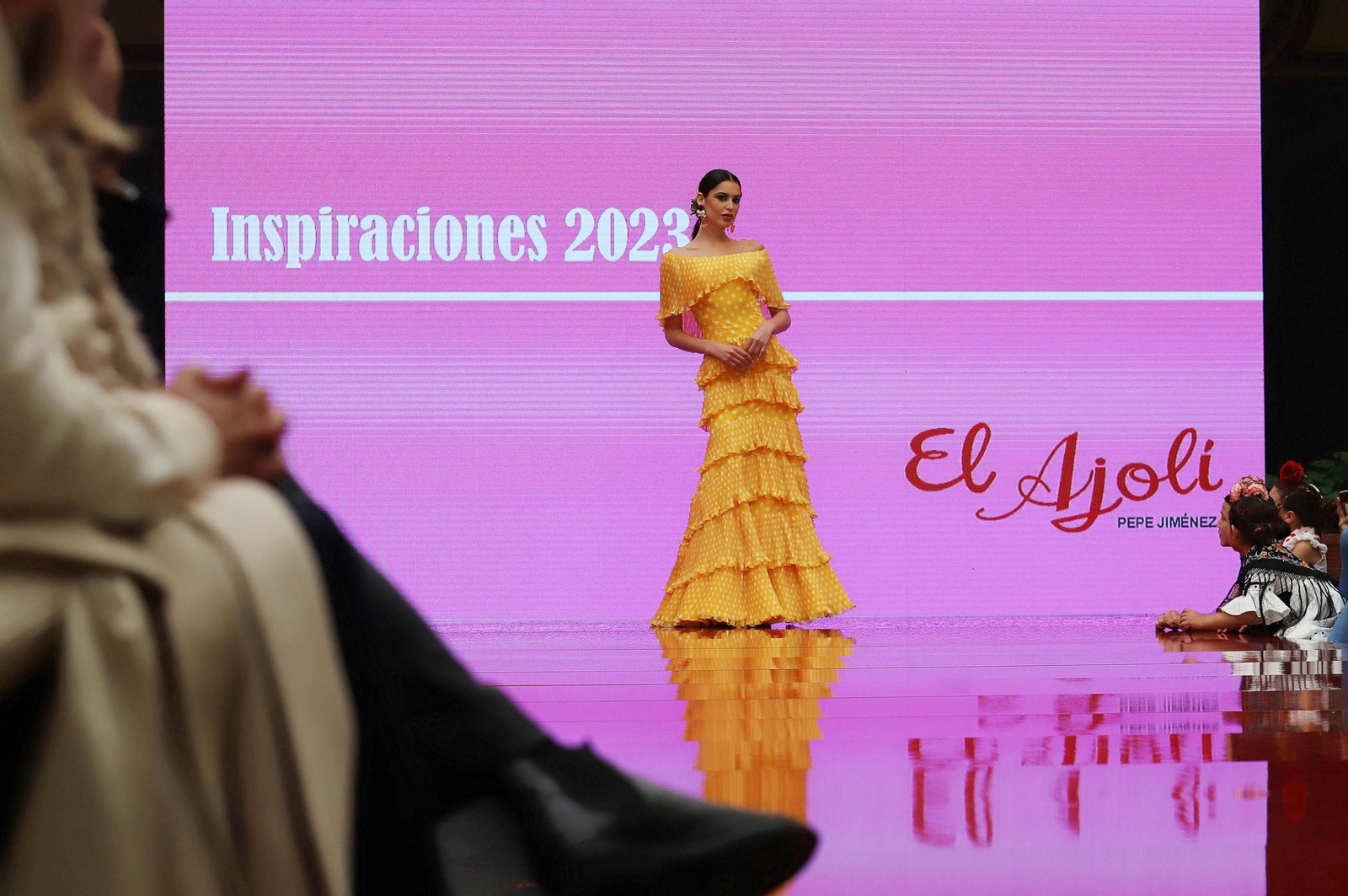 Huelva Flamenca 2023. Imágenes del desfile benéfico de El Ajolí a favor de Cruz Roja Española