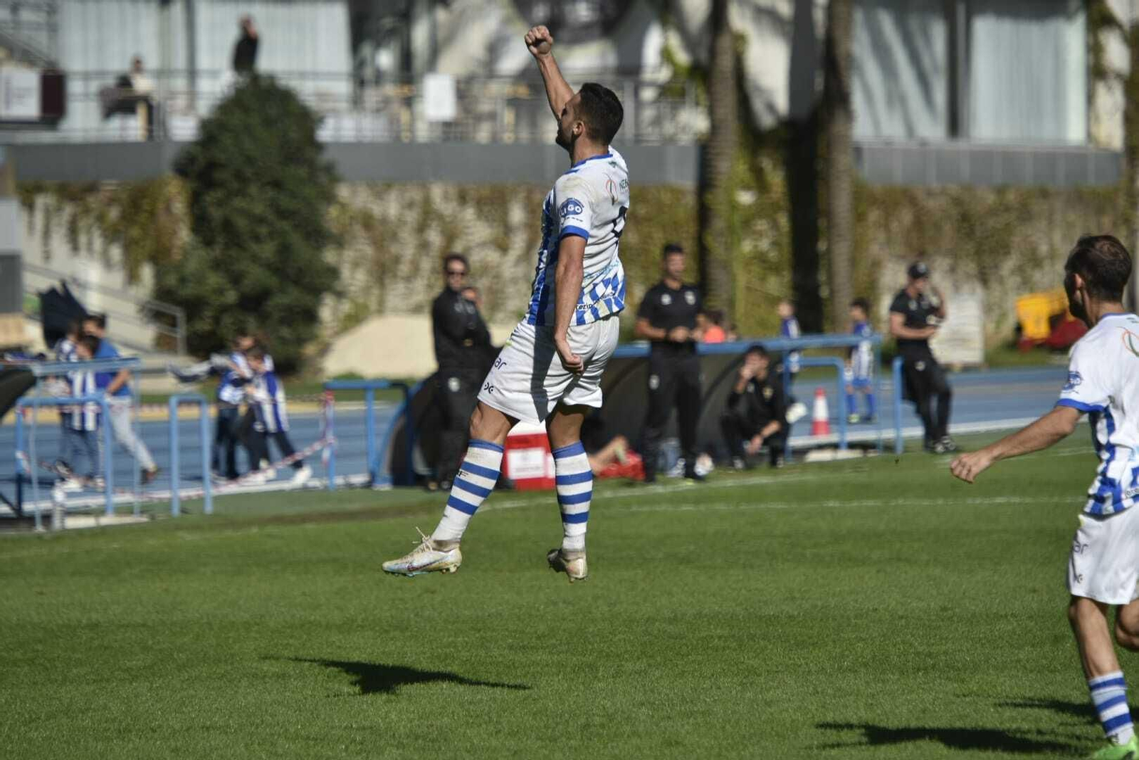 La fiesta del Jerez Industrial ante el Racing en Chapín