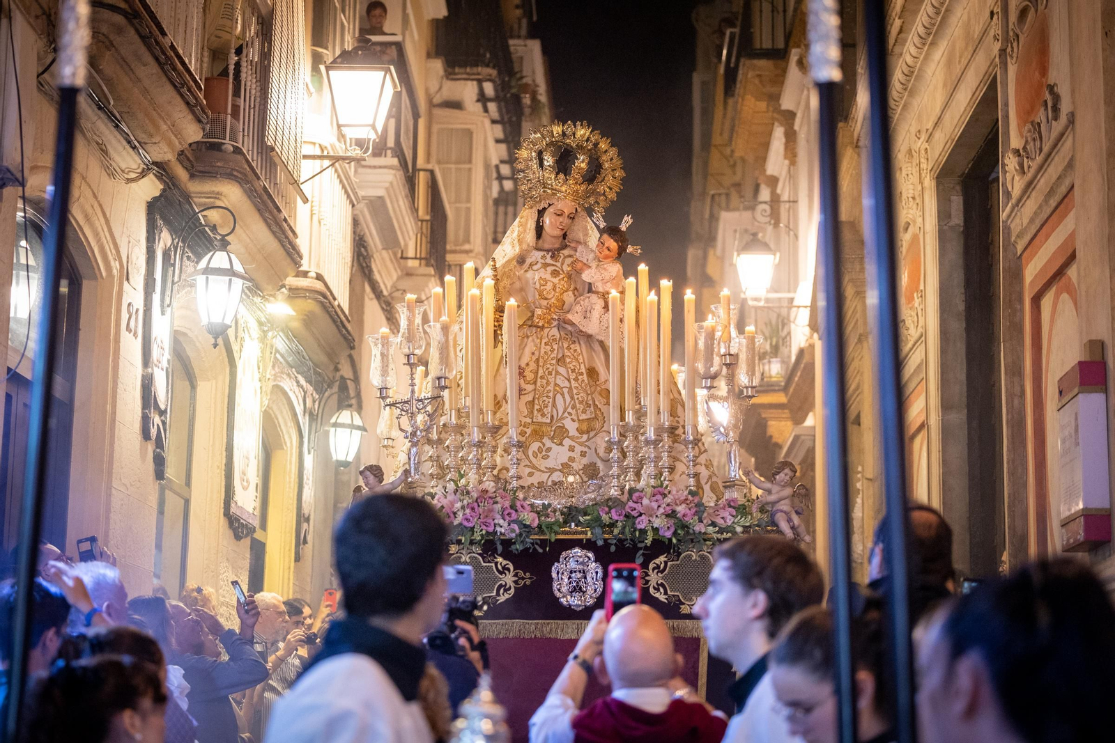 Imágenes de la primera salida de la Virgen del Rosario