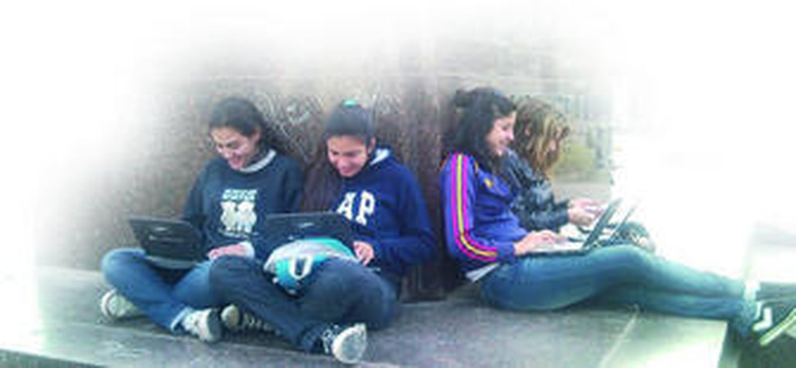 Más de 2.500 vecinos navegan ya sin cables gracias a Nijarnet