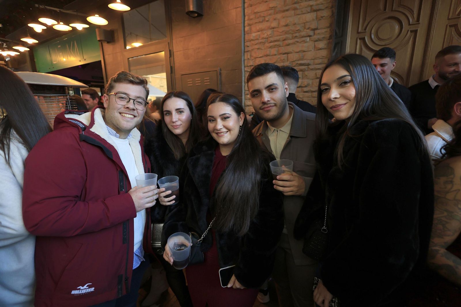 La Línea explota de gente en la tardebuena más animada, en imágenes