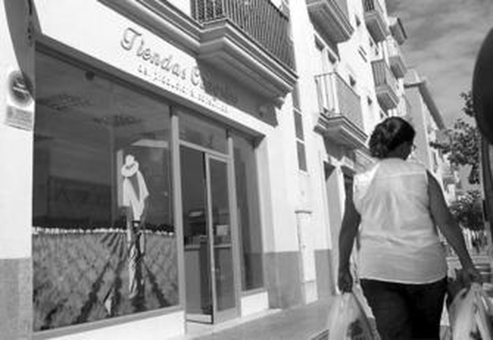 Tienda de la cooperativa que aún no ha abierto en la Alameda Solano.