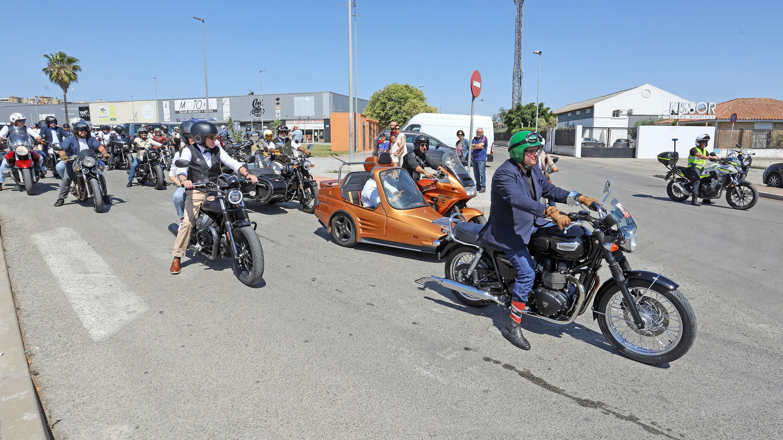 Búscate en el evento motero solidario "The Distinguished Gentleman´s Ride" en Jerez