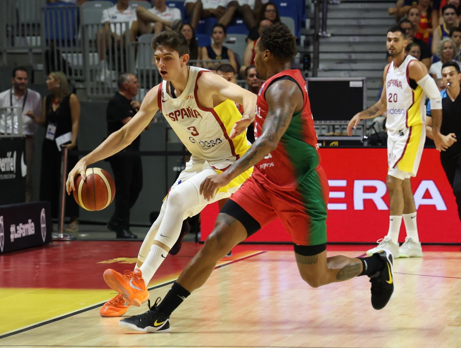 España-Portugal de baloncesto en Málaga, en fotos