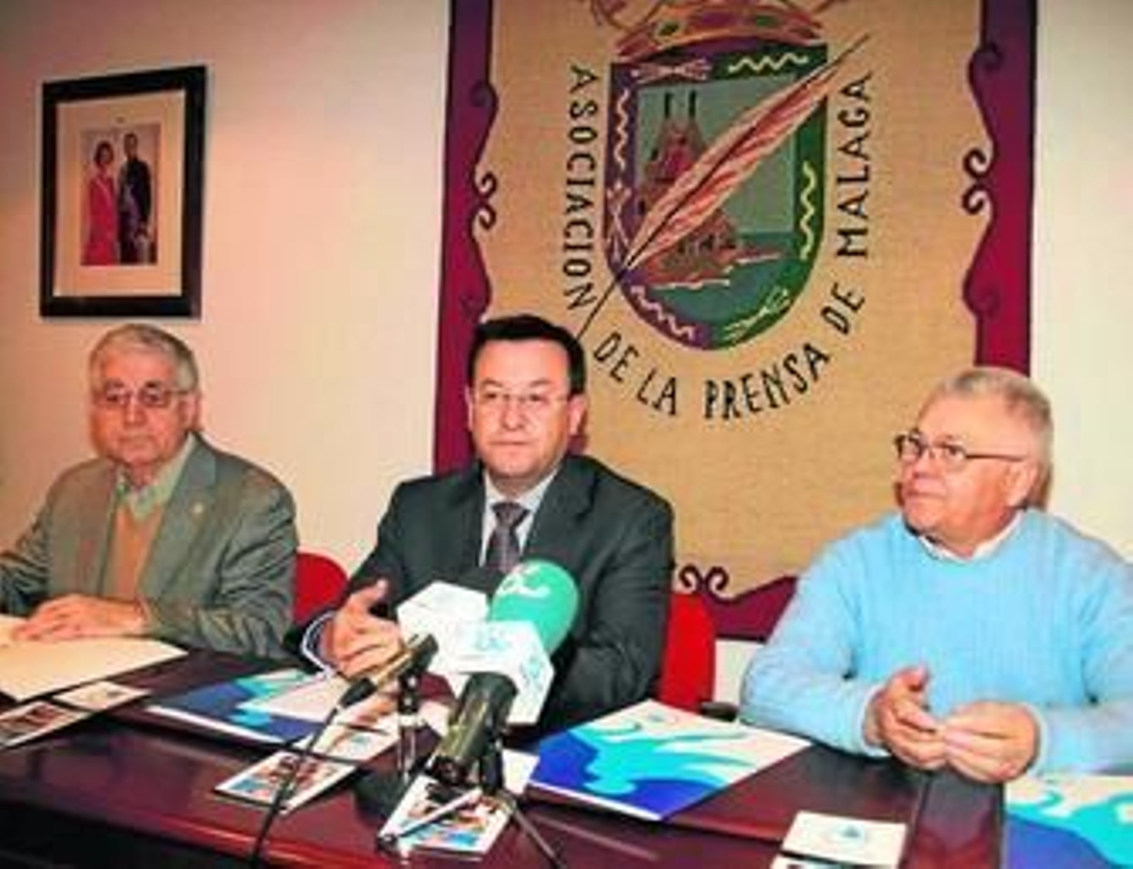 Responsables de Proyecto Hombre, ayer, en la sede de la Asociación de la Prensa de Málaga.